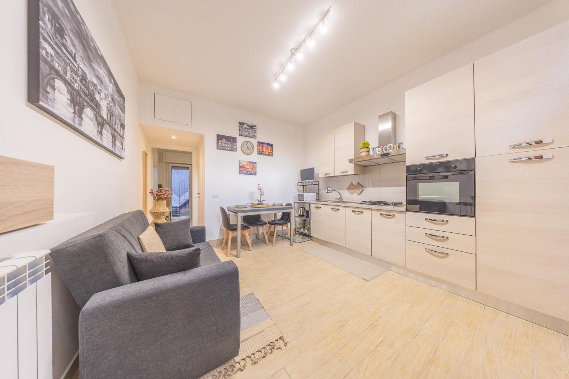 Apartamento Bilocale Indipendente Con Terrazzo Esclusivo A Due Passi Dalla Metro Di Roma