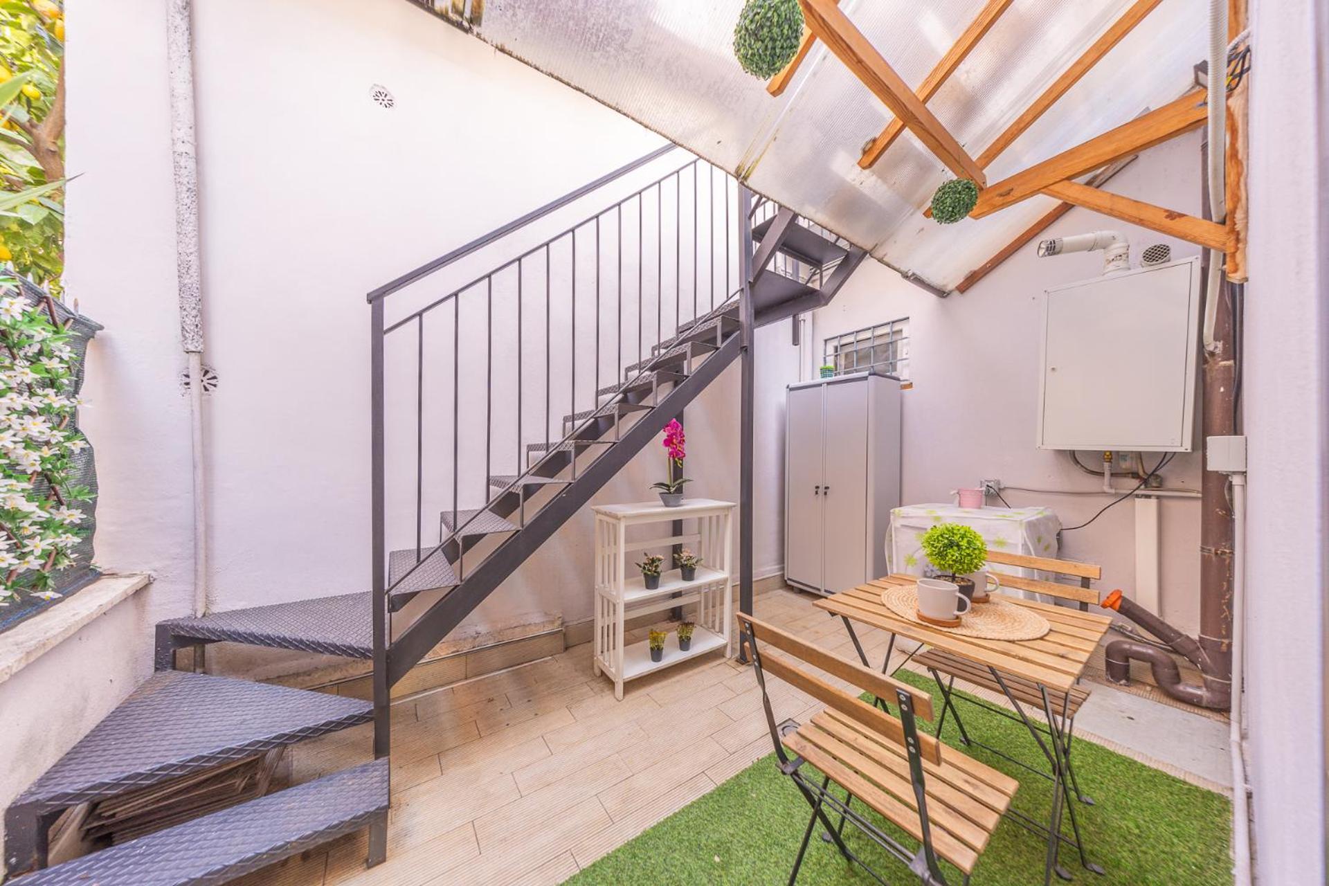 Bilocale Indipendente Con Terrazzo Esclusivo A Due Passi Dalla Metro Di Roma Apartamento