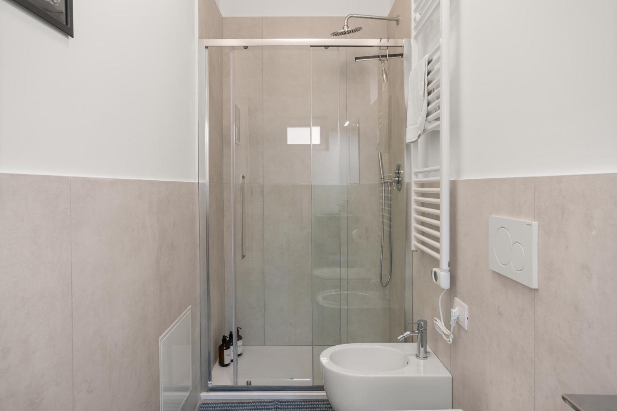 Appartamento The Poolside House - New 2 Bedroom With Terrace Roma