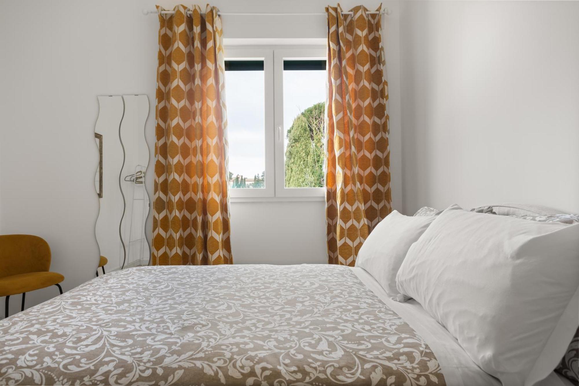The Poolside House - New 2 Bedroom With Terrace Appartamento *