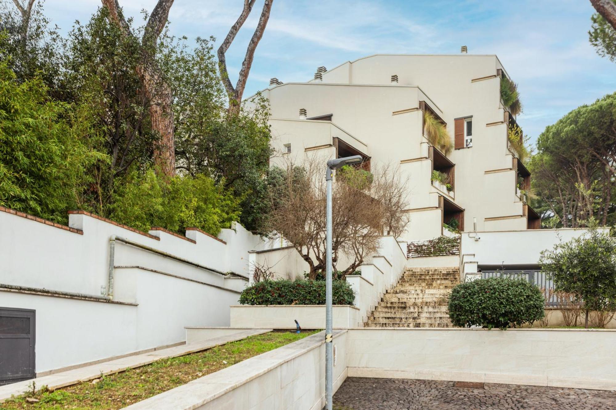 The Poolside House - New 2 Bedroom With Terrace Appartamento *