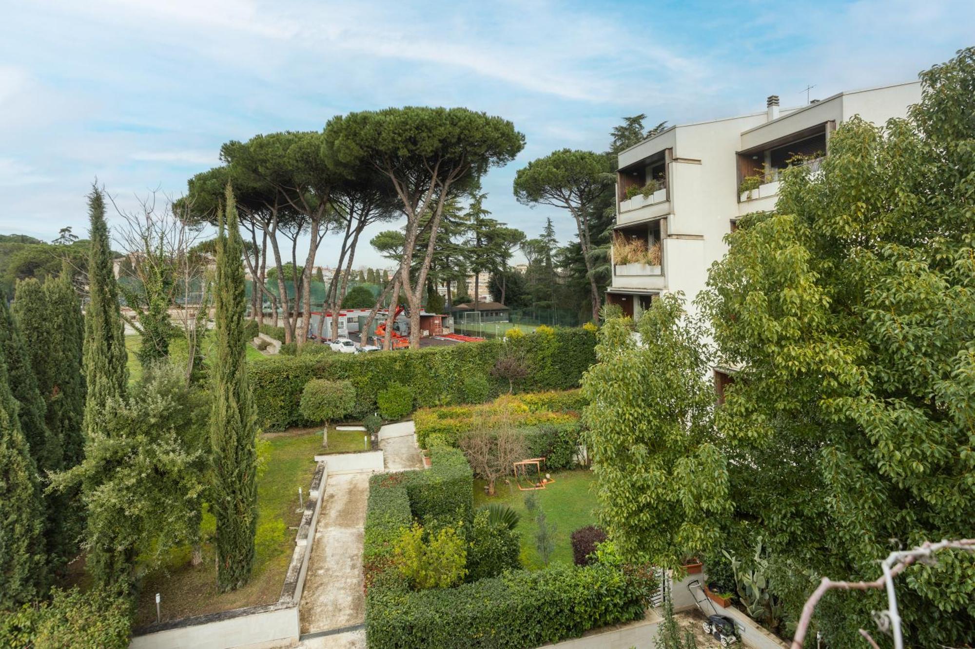 The Poolside House - New 2 Bedroom With Terrace Appartamento