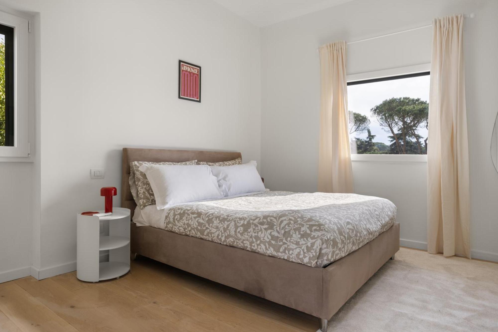 The Poolside House - New 2 Bedroom With Terrace Appartamento