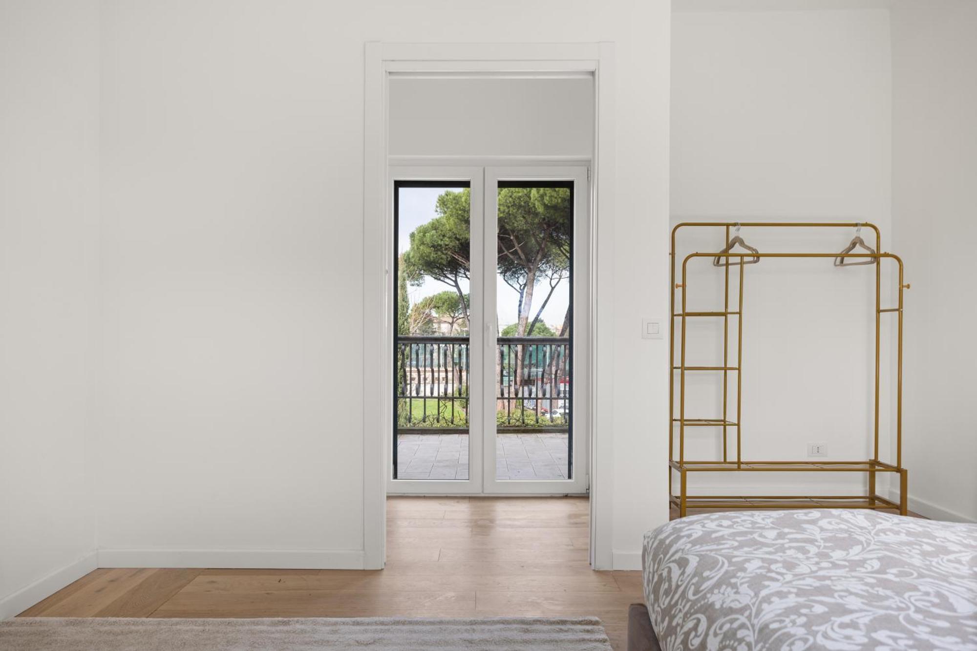 The Poolside House - New 2 Bedroom With Terrace * Roma