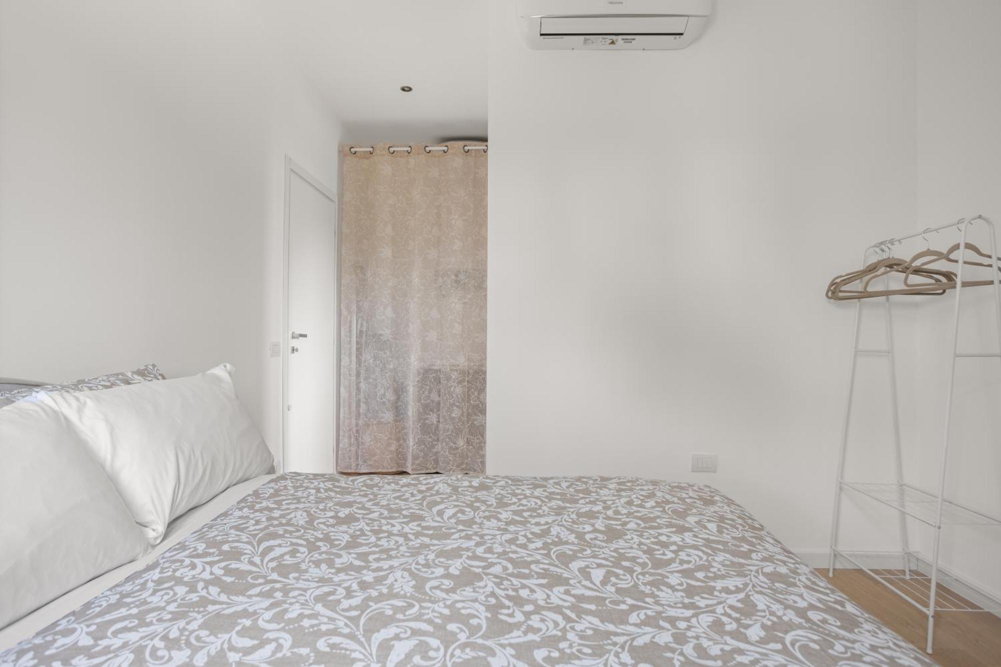 The Poolside House - New 2 Bedroom With Terrace Appartamento