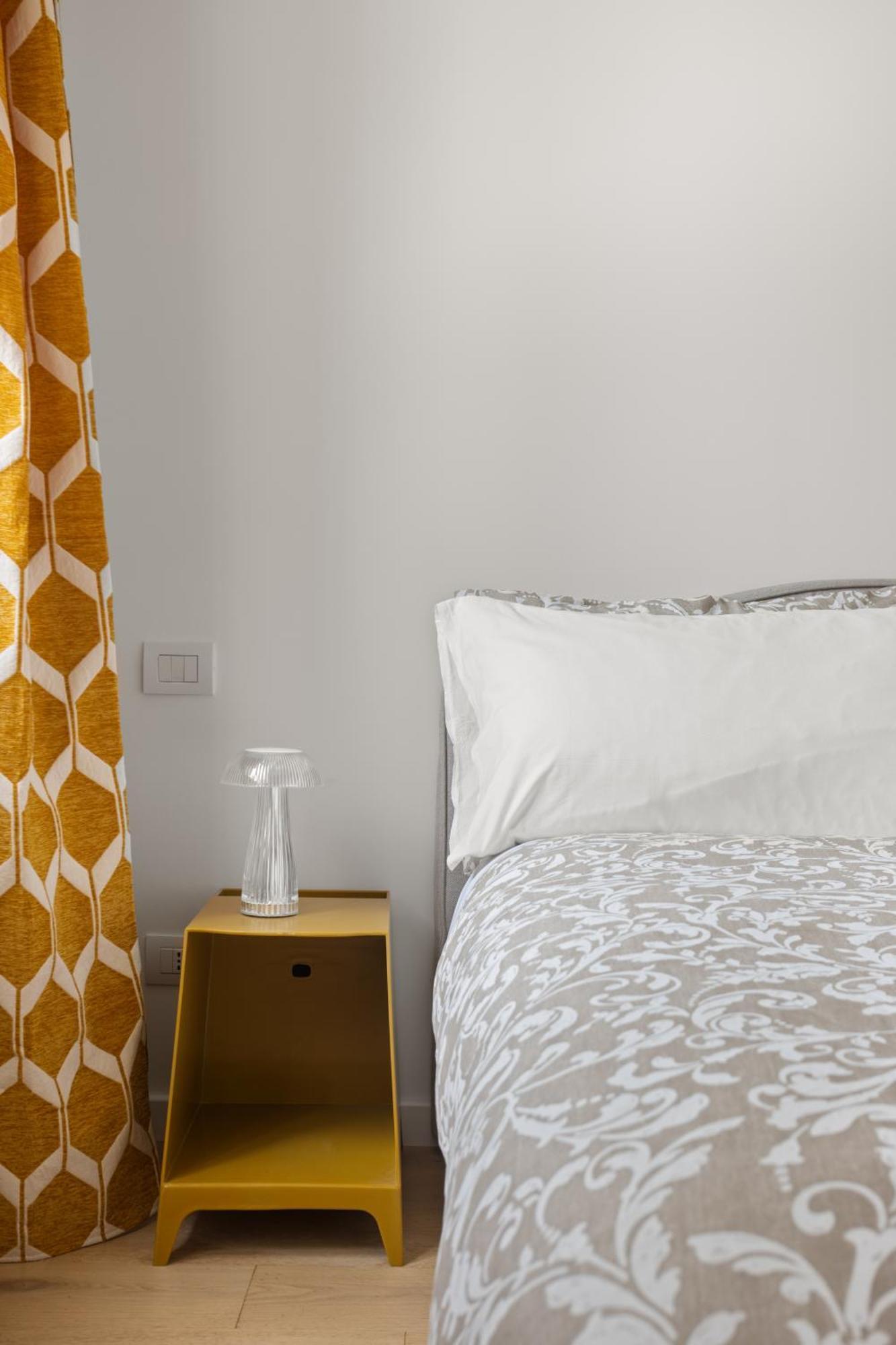 The Poolside House - New 2 Bedroom With Terrace Appartamento *