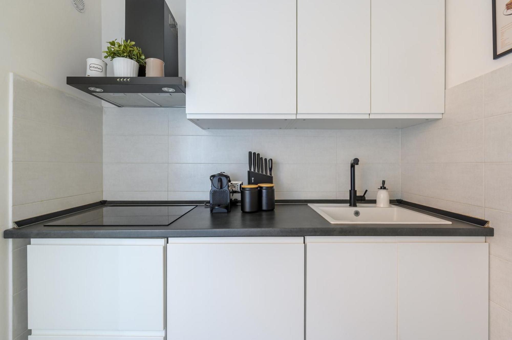 Historic Center - Navona Luxe Haven - Elevator, Soundproof & Netflix Roma