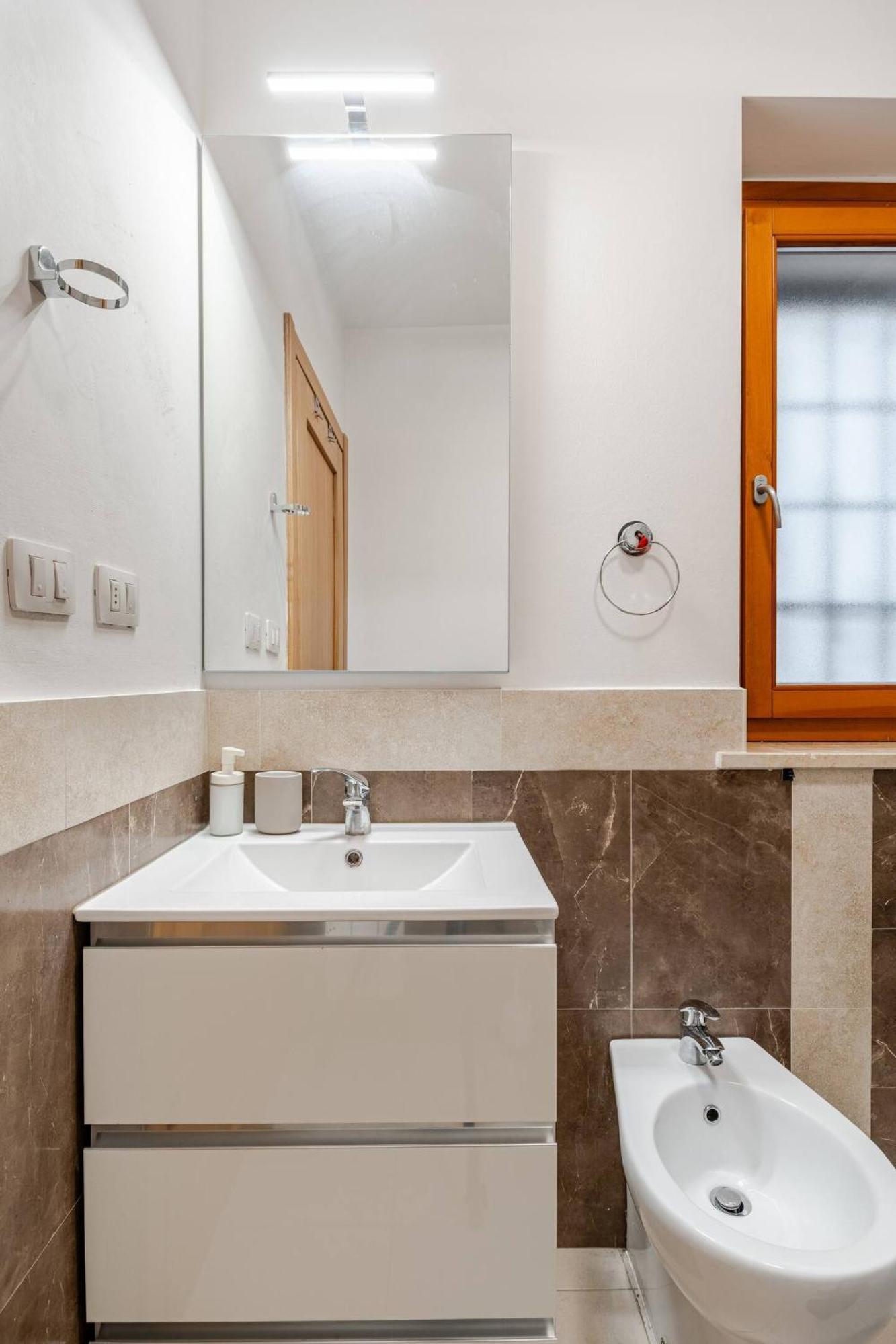 Laurentina House, Accogliente Bilocale A Sud * Roma