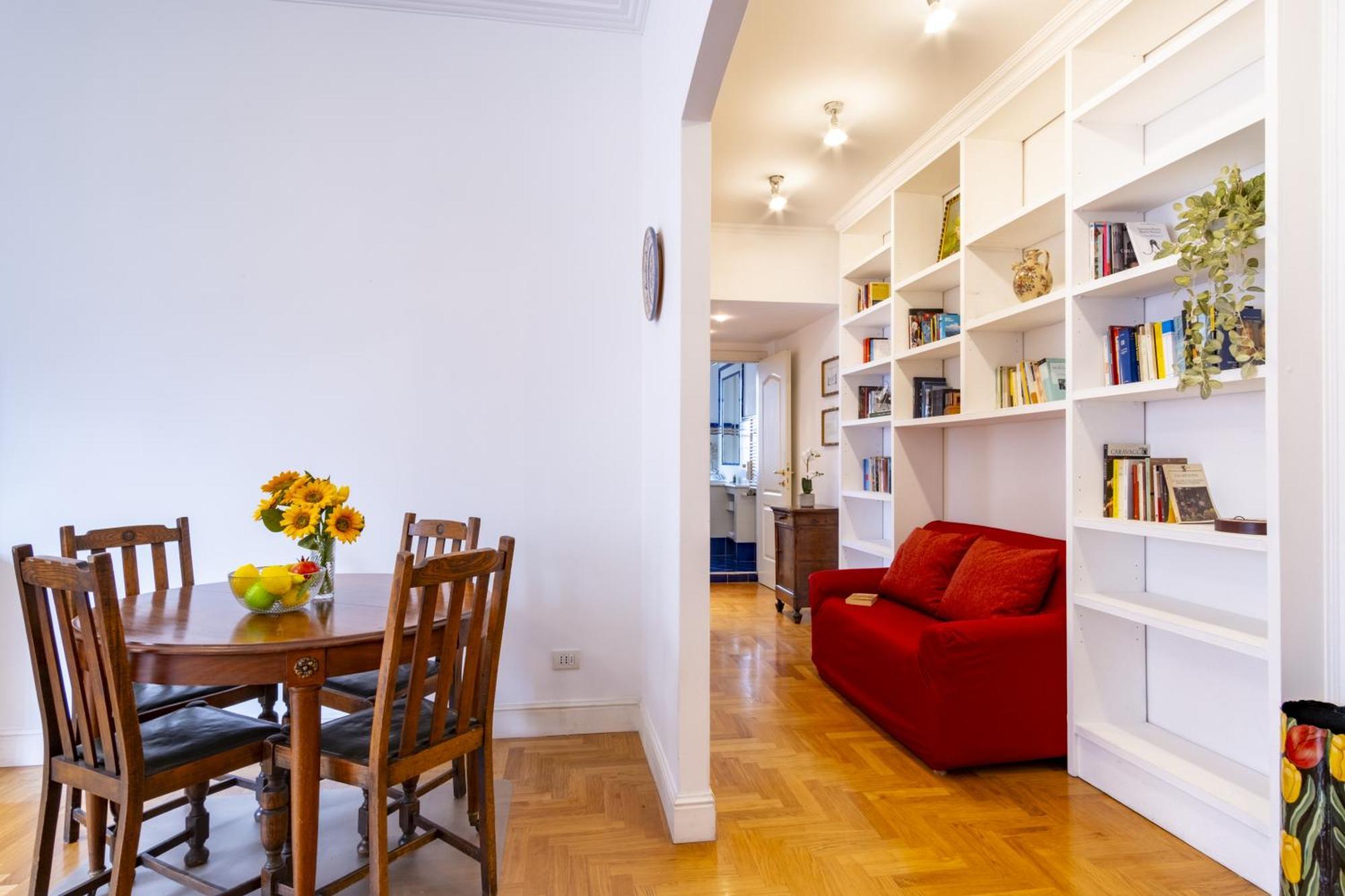 Elegantis Solinda * Roma