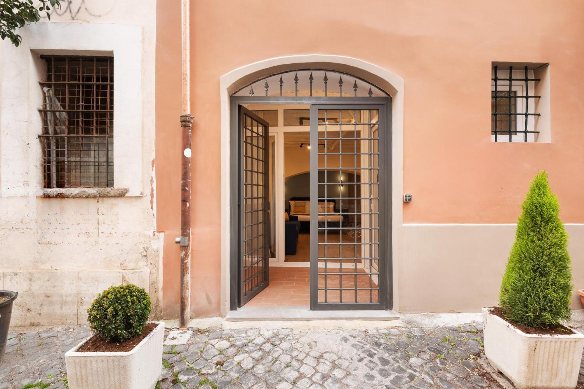 Leopardo Boutique In Trastevere Gjestgiverier Roma