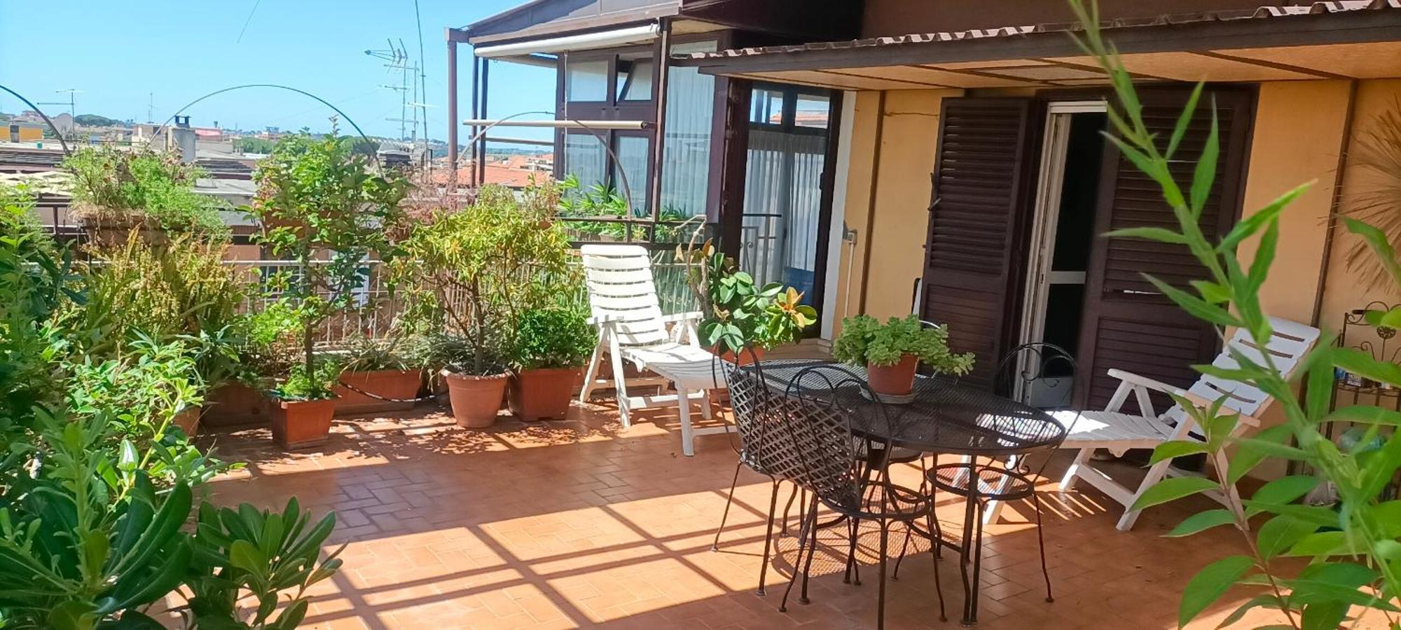 Big Terrace Grand House - New Roma