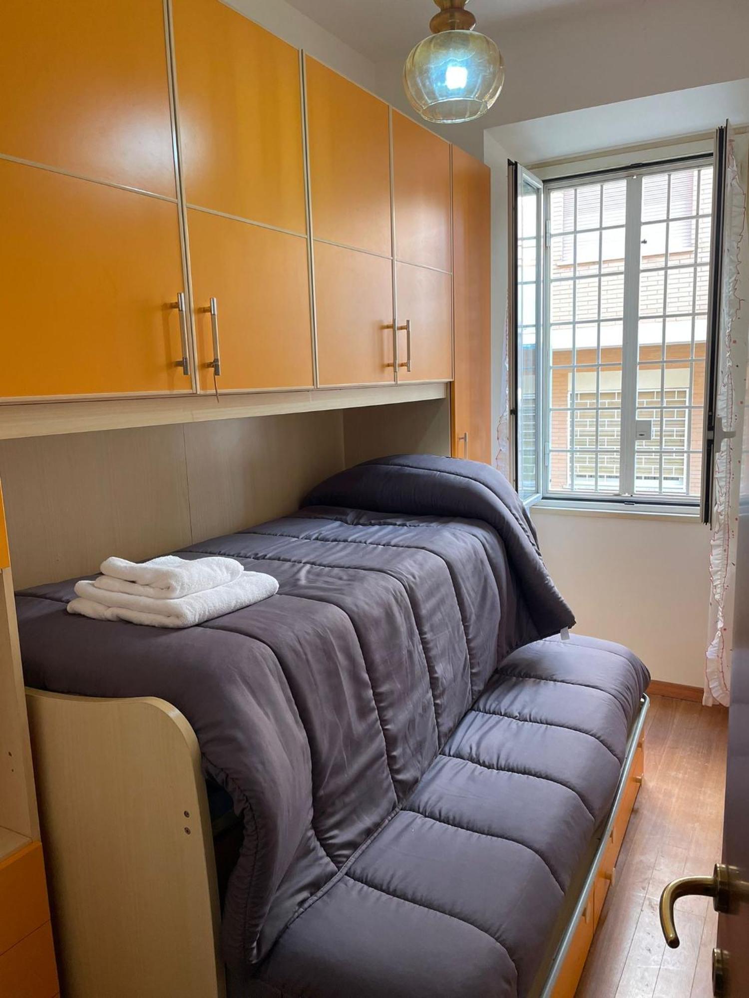 Rachel House * Roma