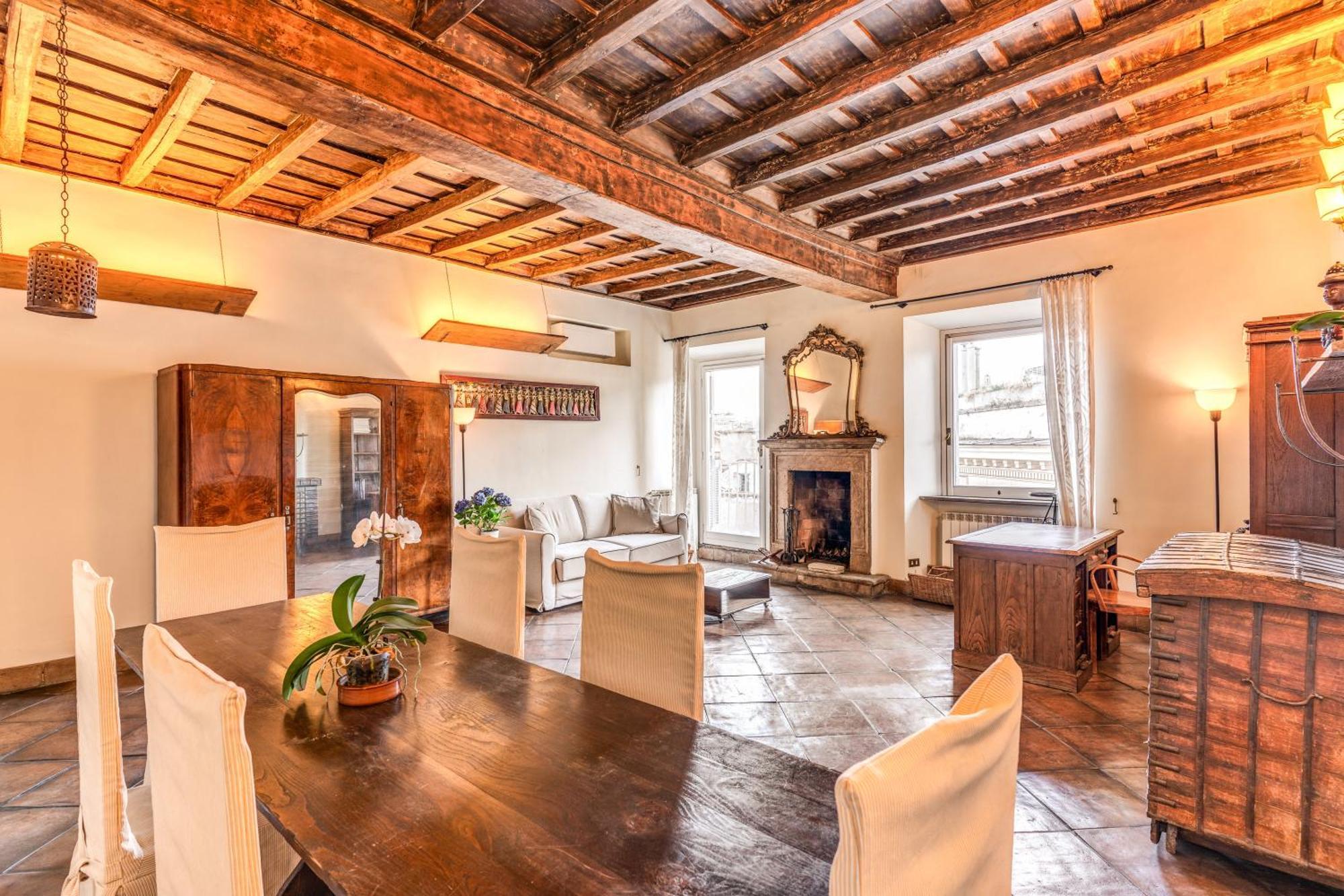 Flat With Lovely Views Near Piazza Navona *