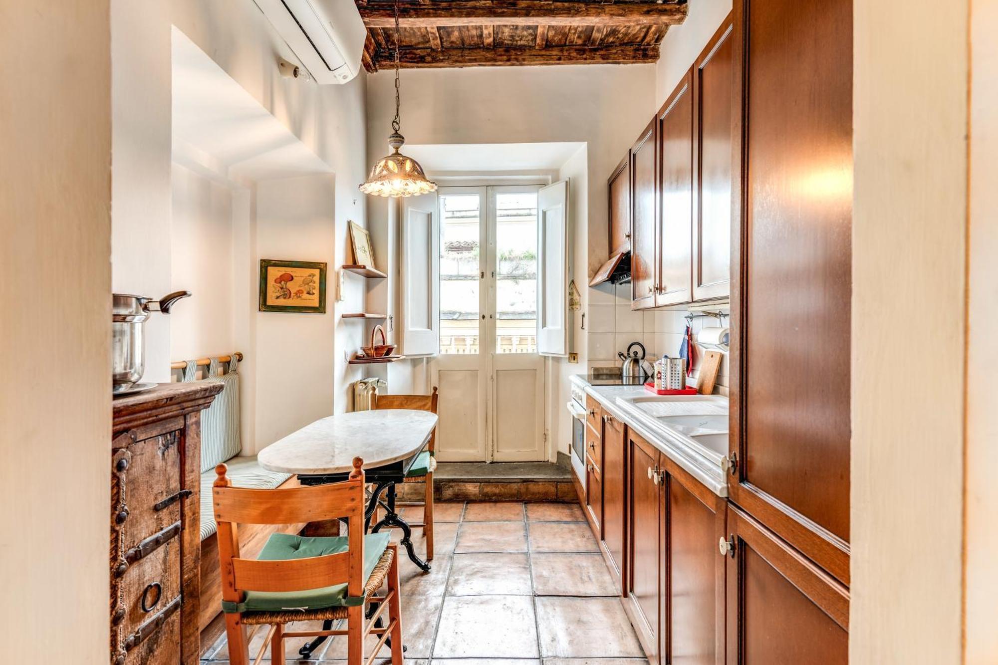 Flat With Lovely Views Near Piazza Navona Apartment