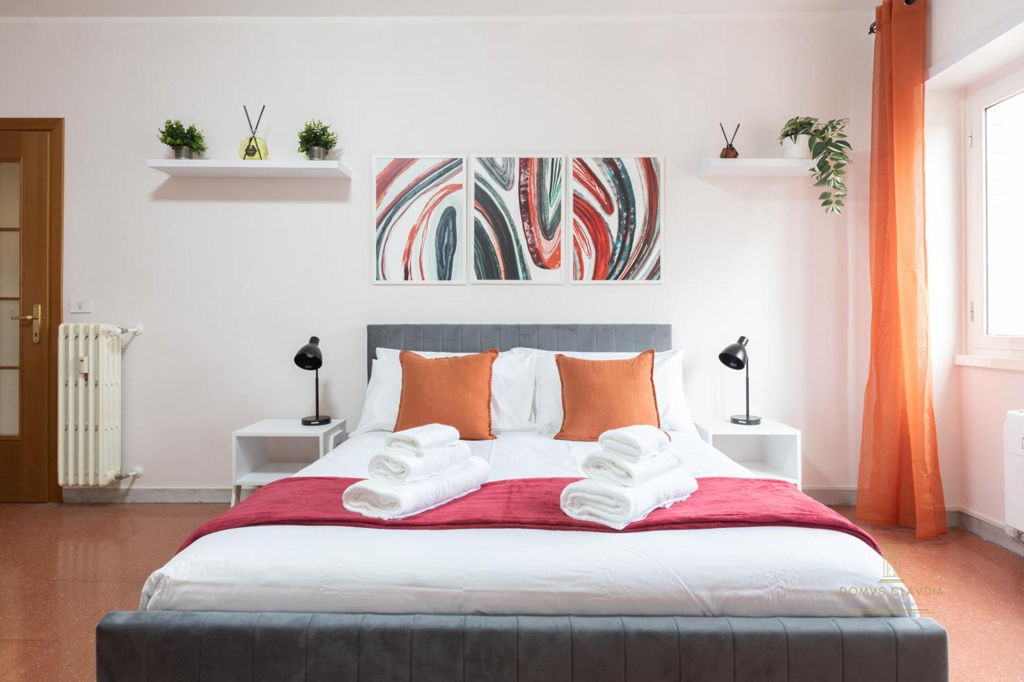 Appartamento Domvs Clavdia - Metro Station, 8 Min To Center, Roma, 6pax, A-c