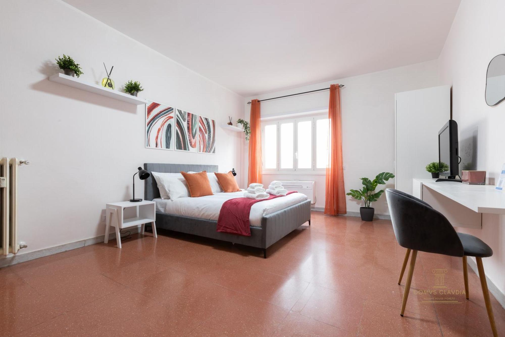 Domvs Clavdia - Metro Station, 8 Min To Center, Roma, 6pax, A-c Appartamento
