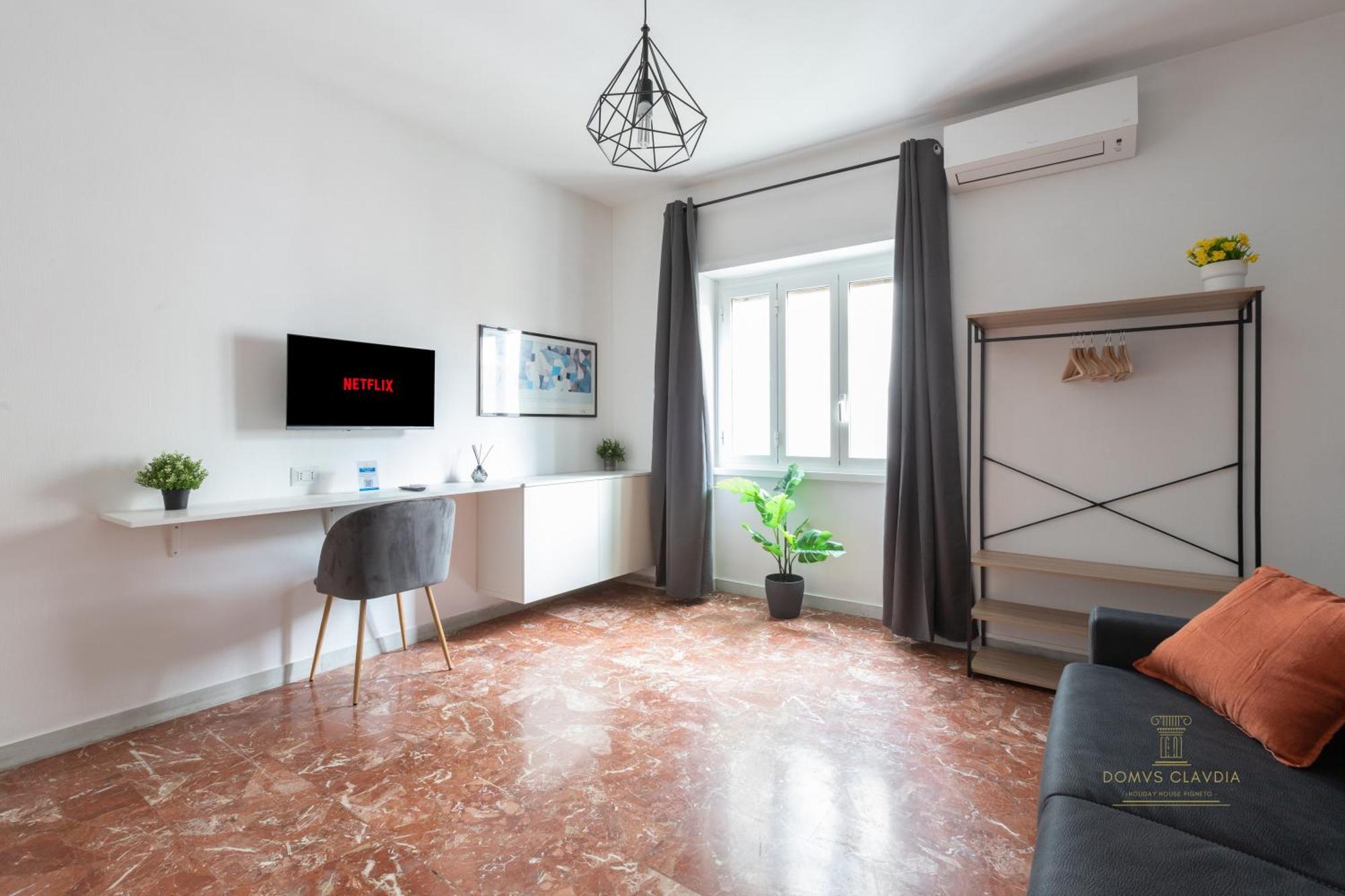 Appartamento Domvs Clavdia - Metro Station, 8 Min To Center, Roma, 6pax, A-c