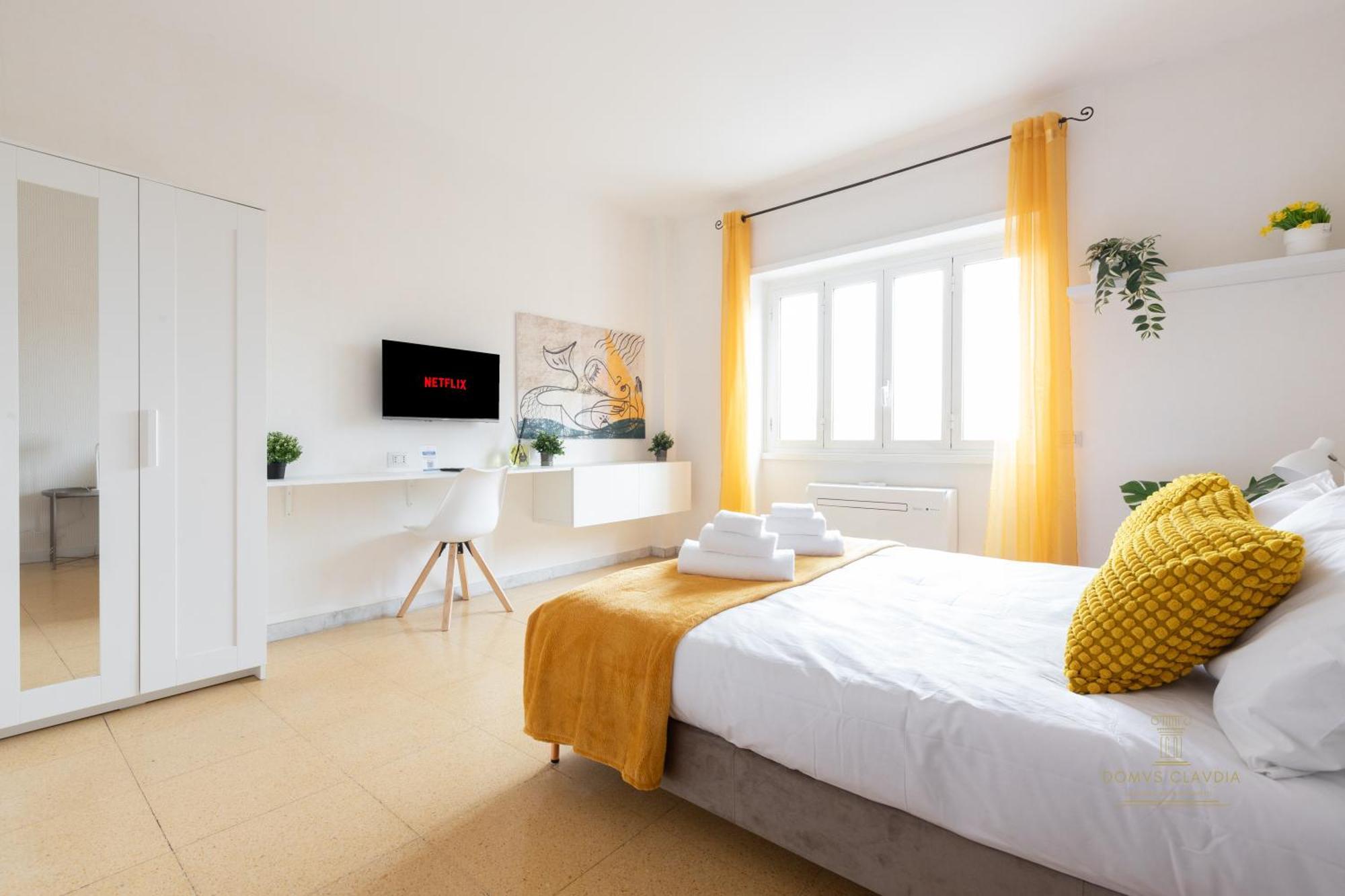 Domvs Clavdia - Metro Station, 8 Min To Center, Roma, 6pax, A-c Appartamento