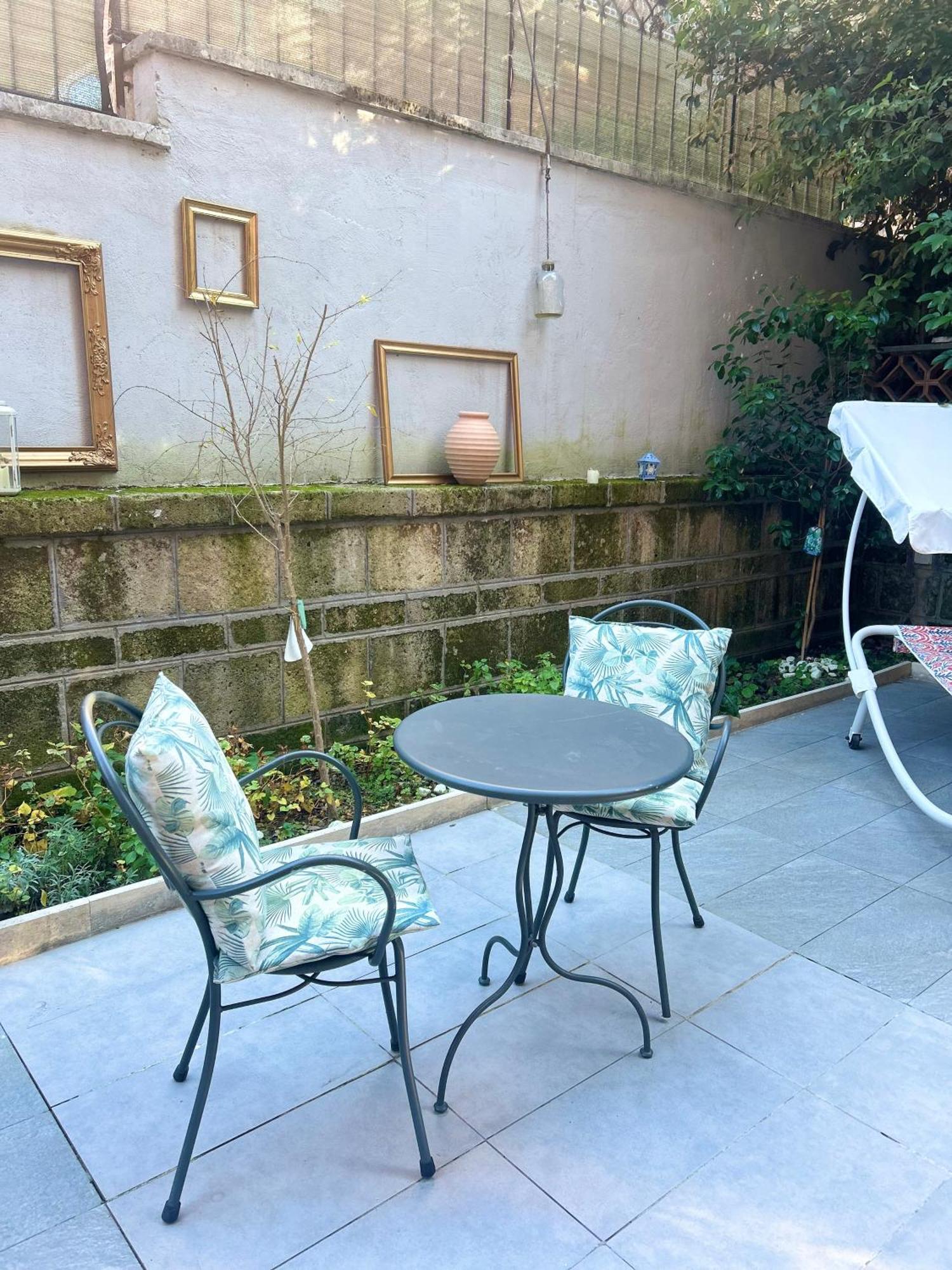 Happy House With Private Garden Appartamento *