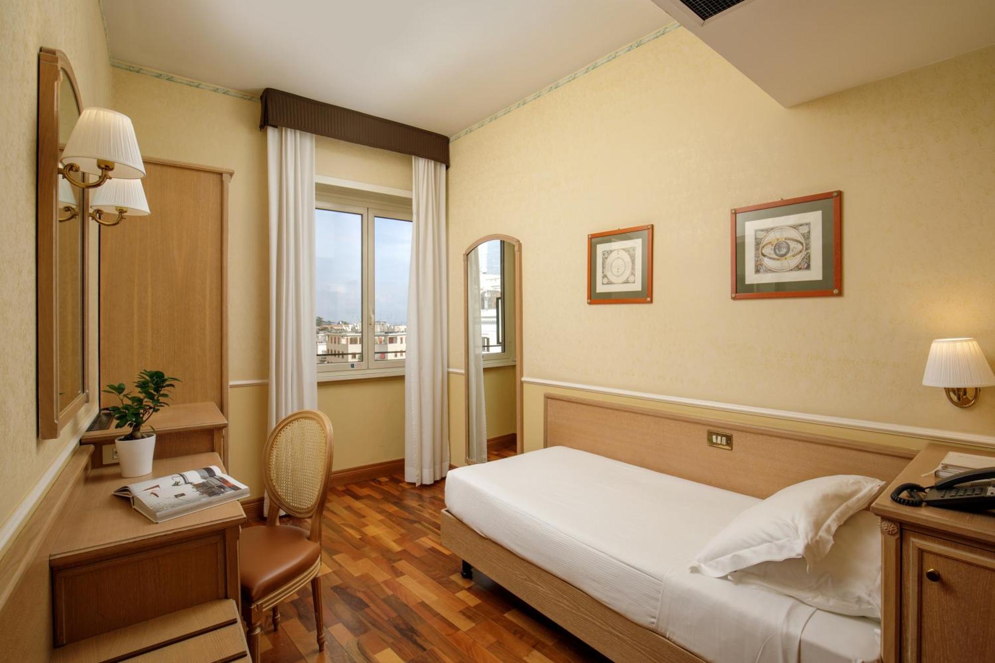 Hotel Santa Costanza By Omnia 4*