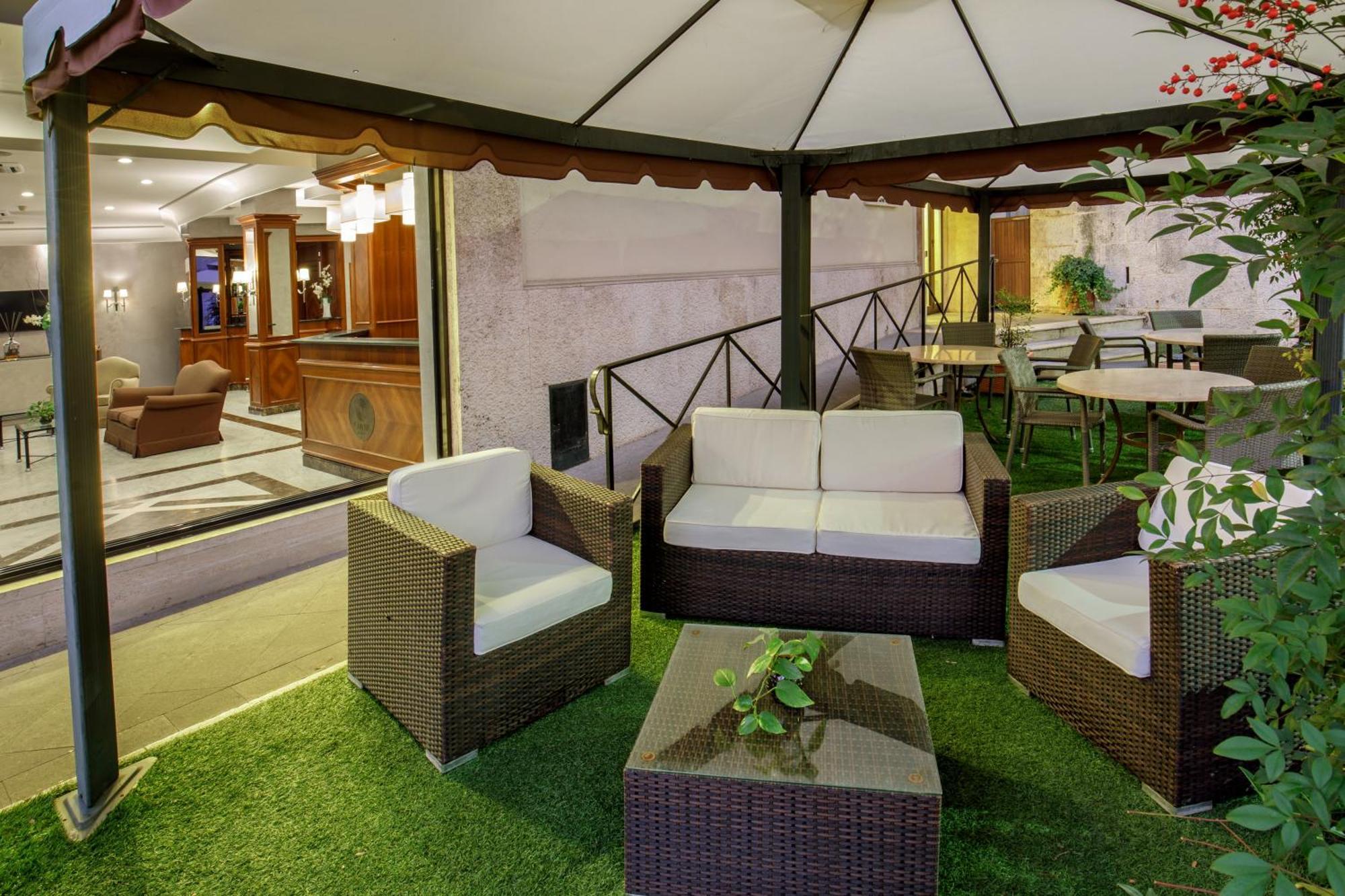 Santa Costanza By Omnia Hotel