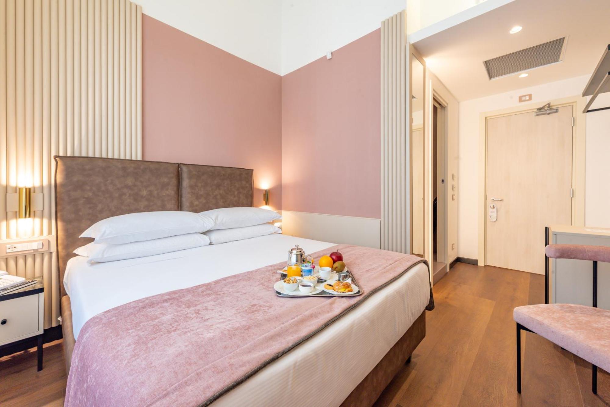 Western Artdeco Roma