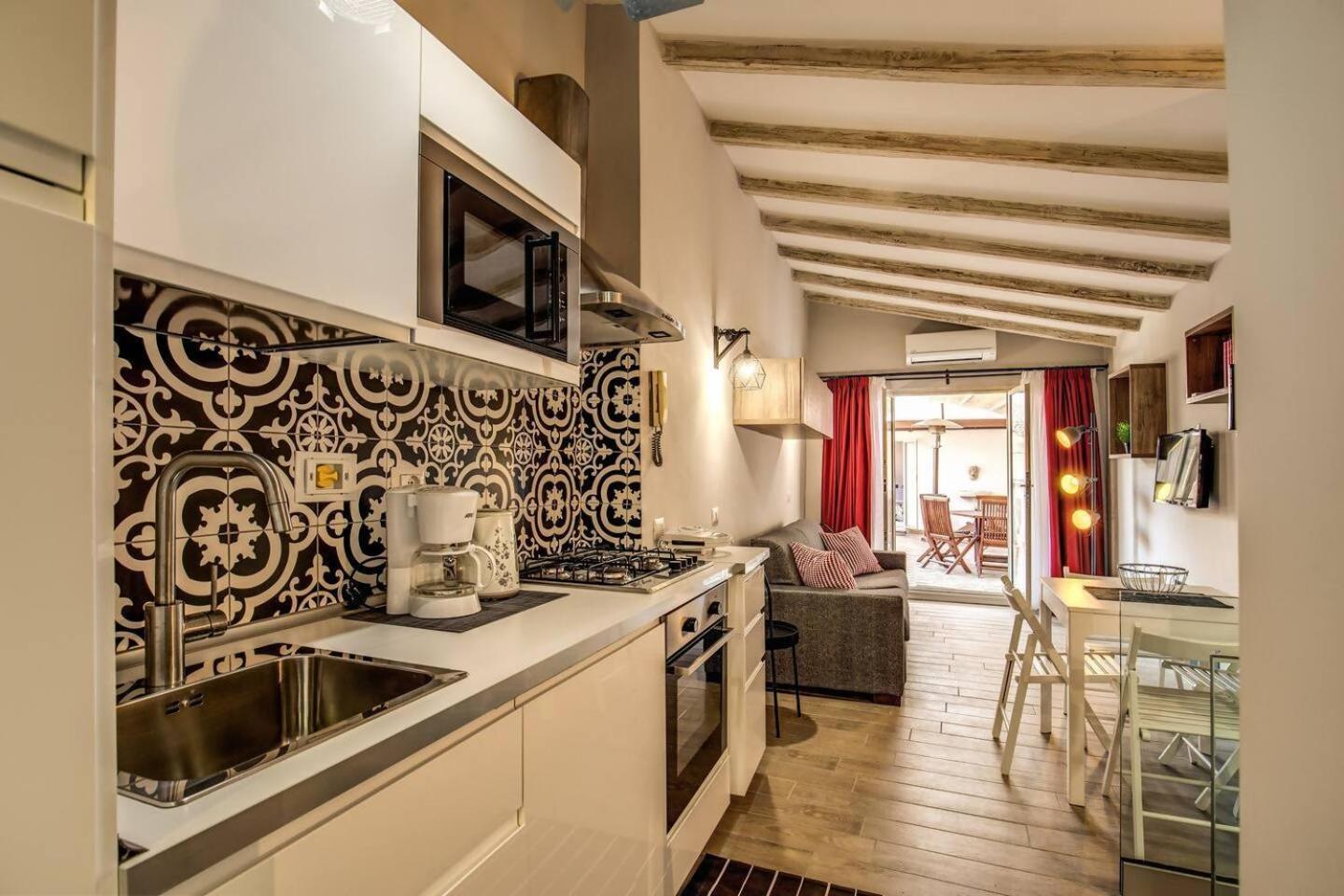 Attic With Terrace By Trevi Fountain * Roma