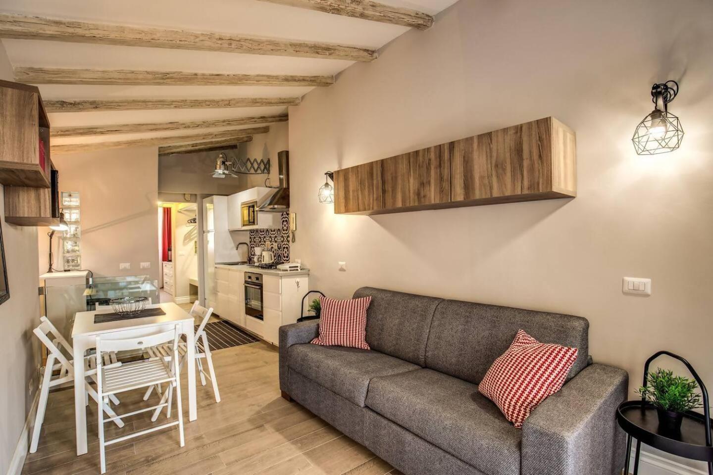 Attic With Terrace By Trevi Fountain