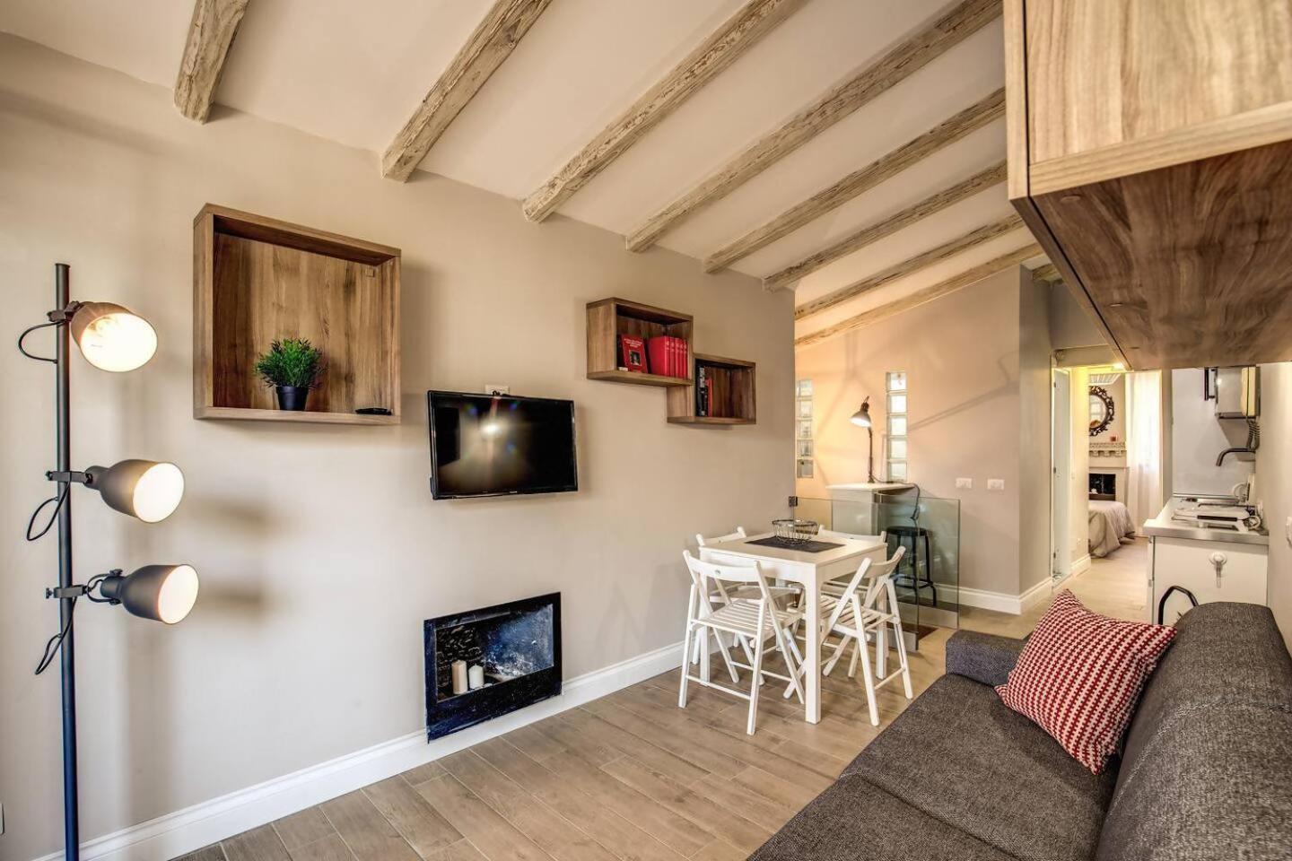 Apartamento Attic With Terrace By Trevi Fountain