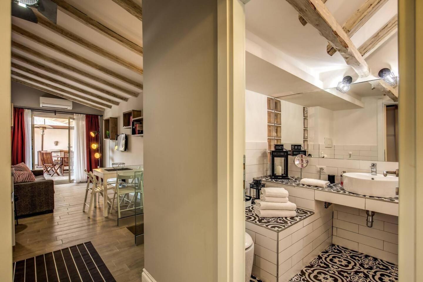 Apartamento Attic With Terrace By Trevi Fountain *