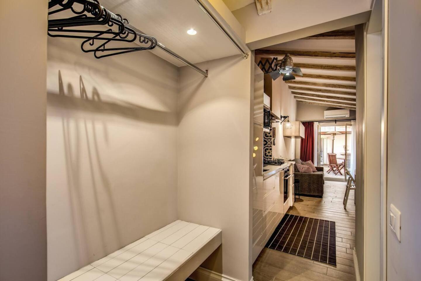 Attic With Terrace By Trevi Fountain