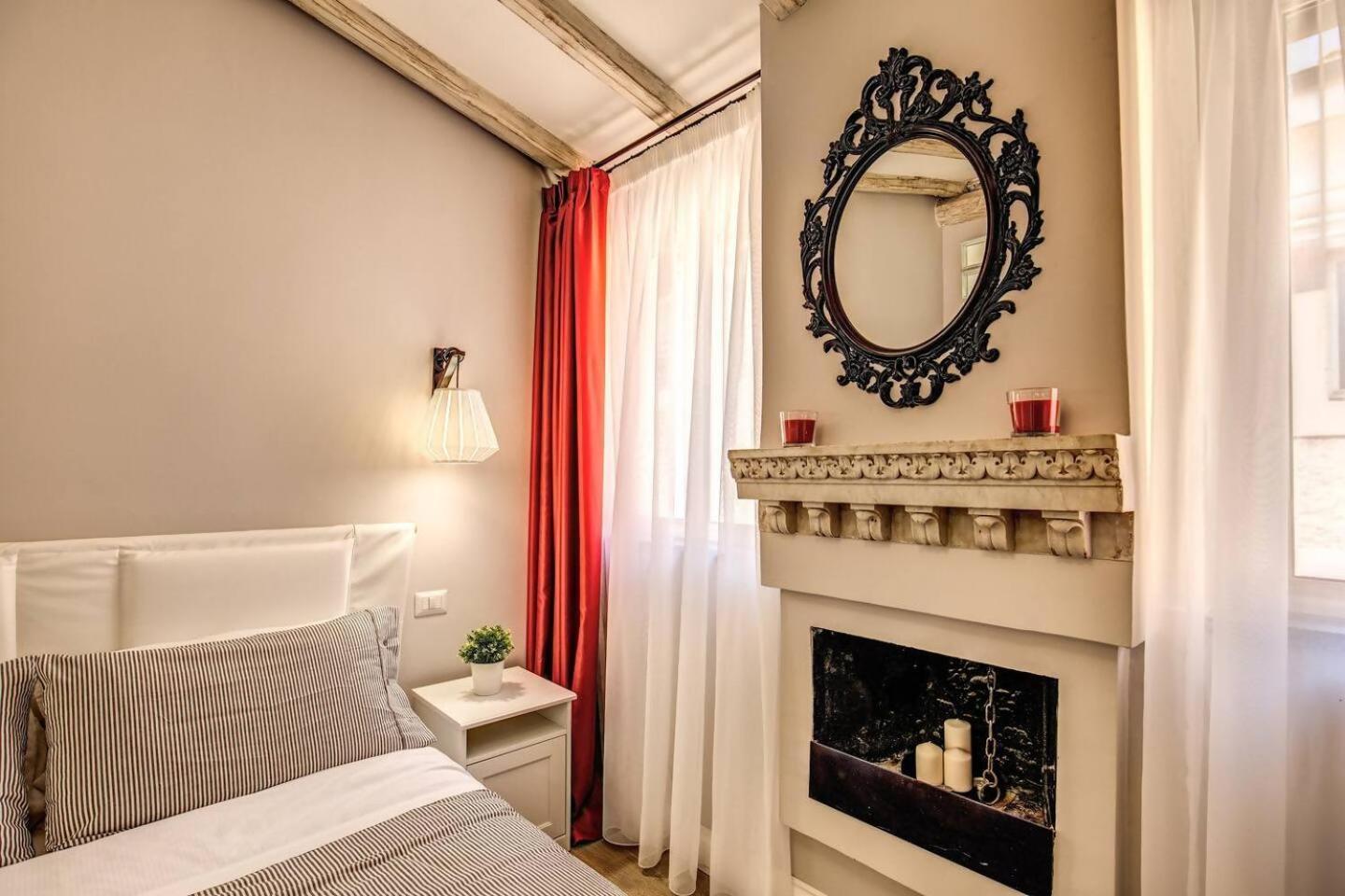 Apartamento Attic With Terrace By Trevi Fountain *