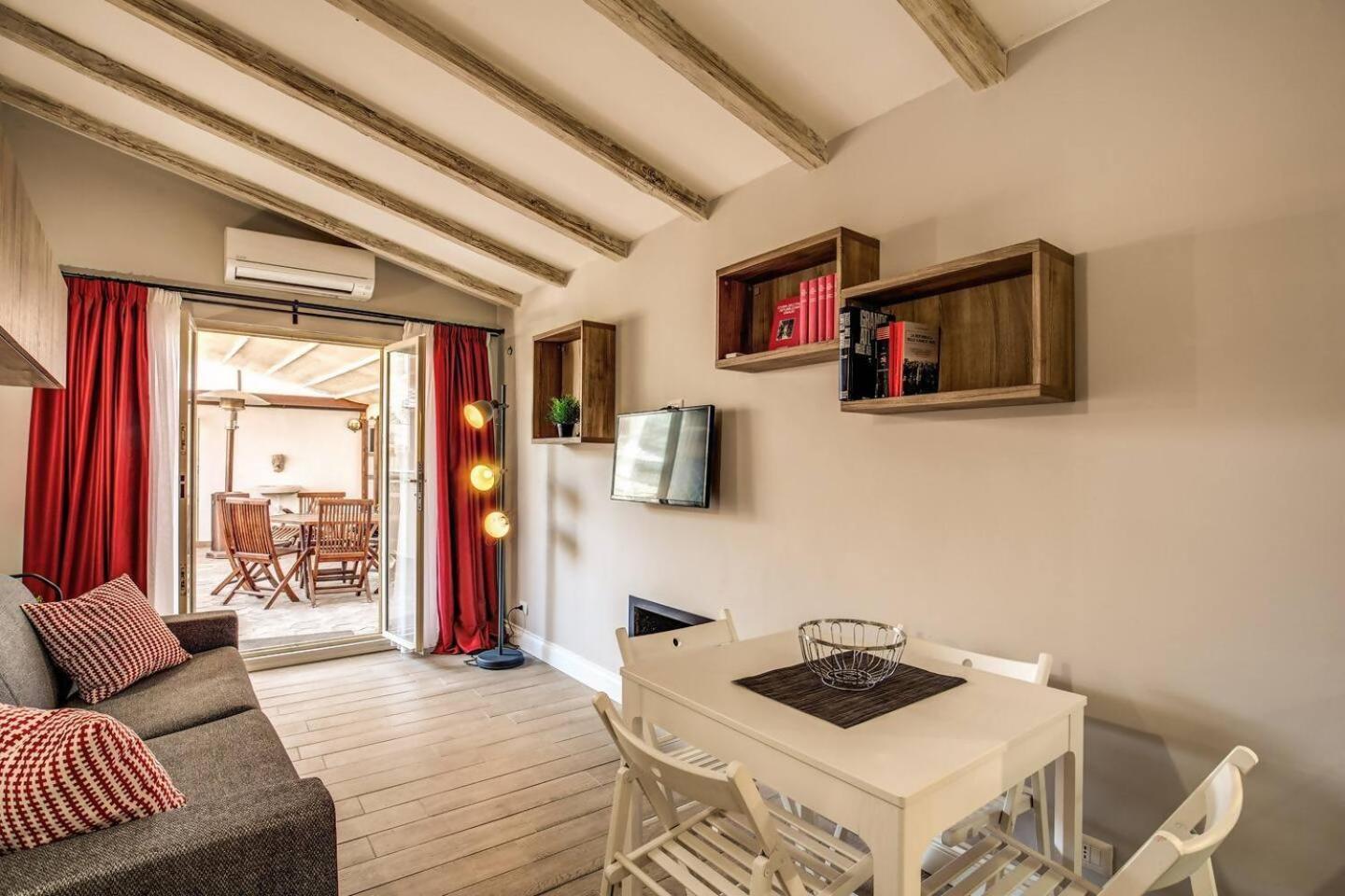 Apartamento Attic With Terrace By Trevi Fountain Roma