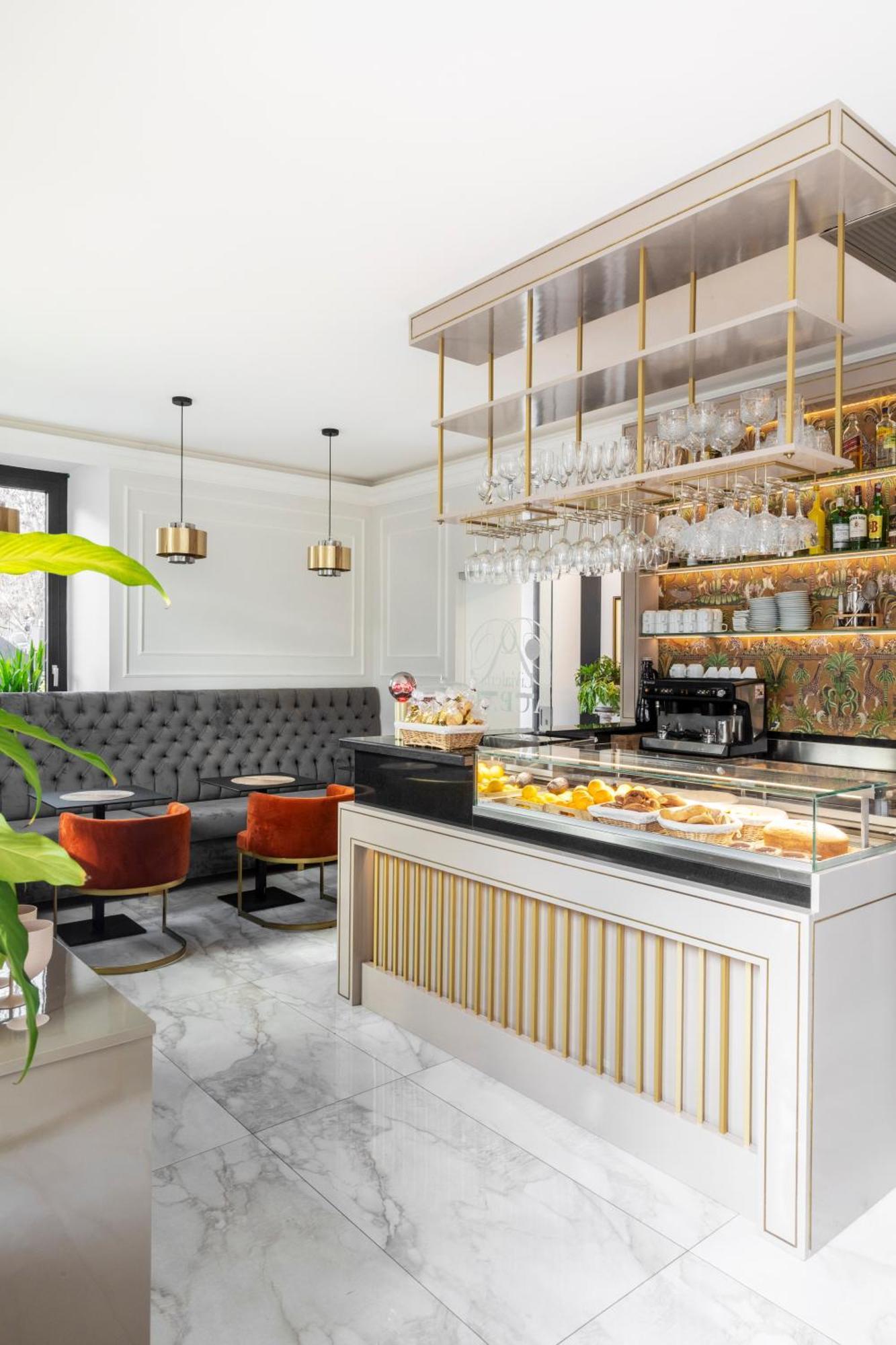 Livia Valeria Palace Aparthotel