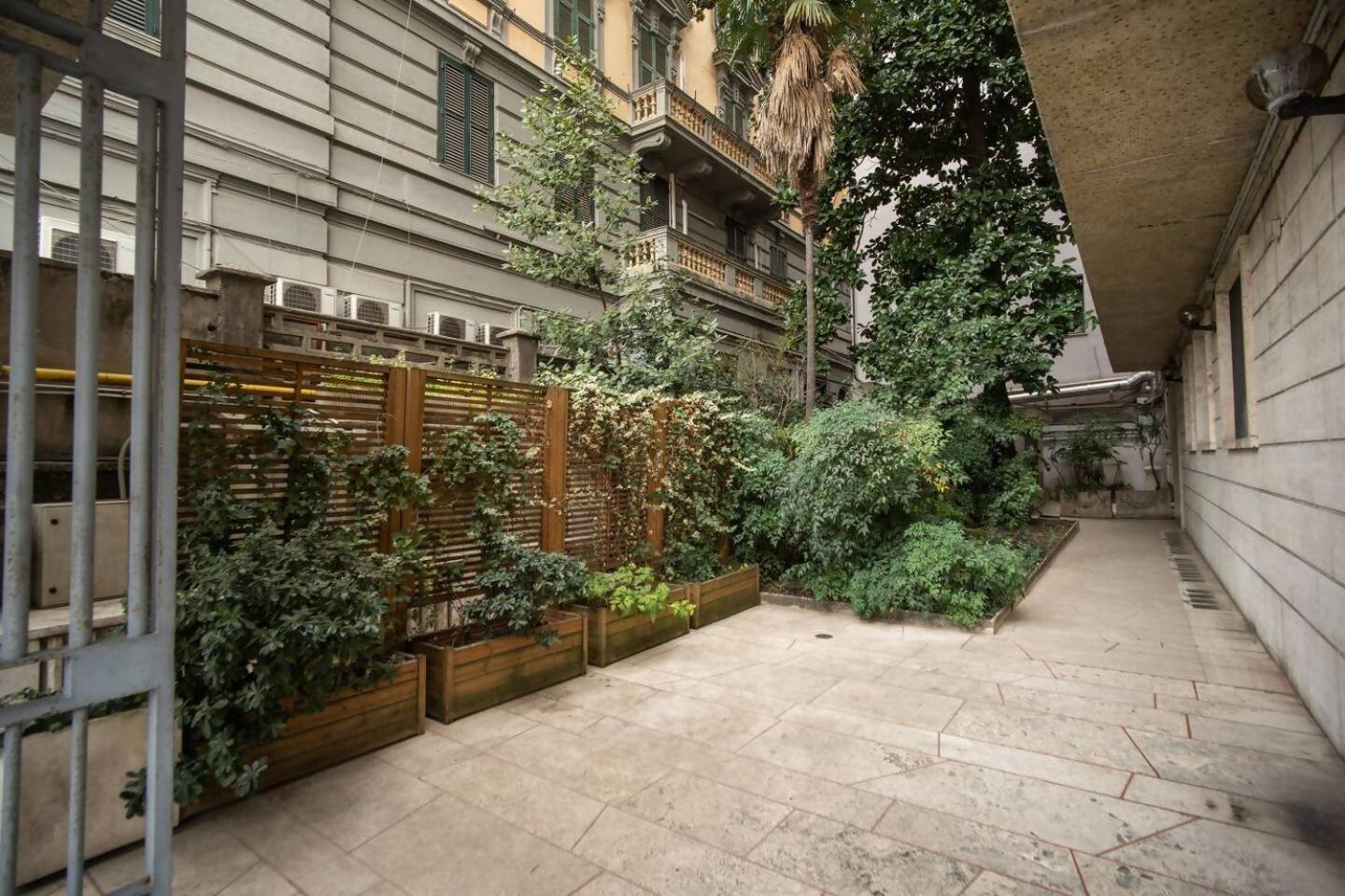 Naos Close Popolo Square * Roma