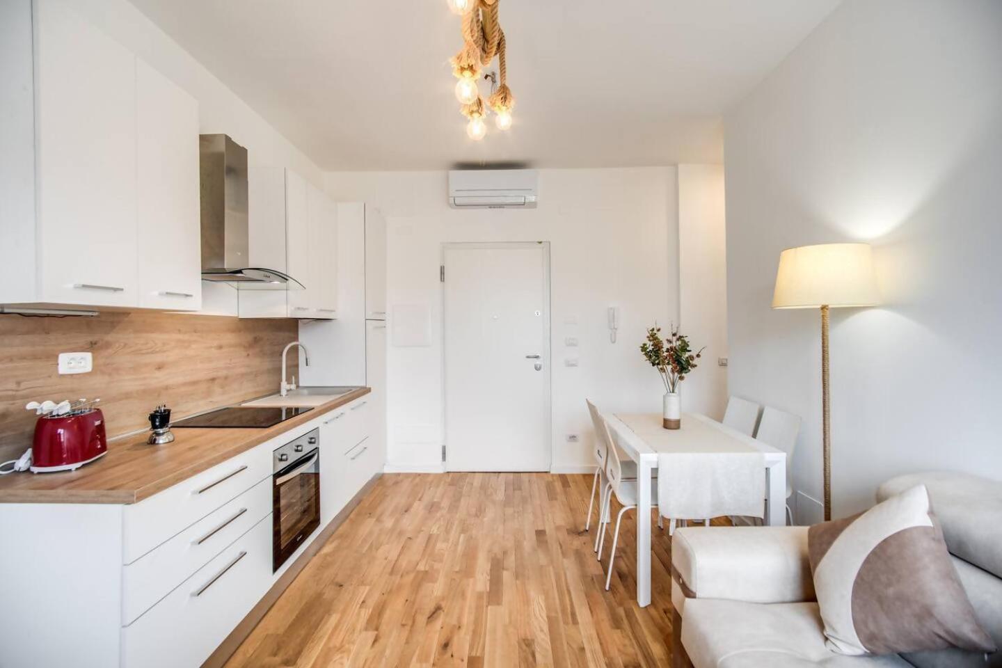 Naos Close Popolo Square Leilighet