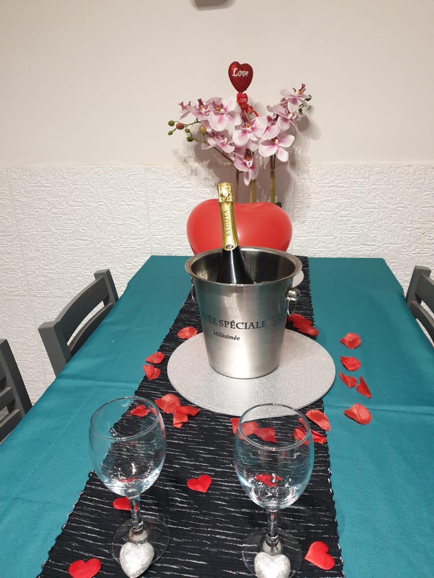 Cmhouselove Alessandrino Vicino Metro C Apartment *