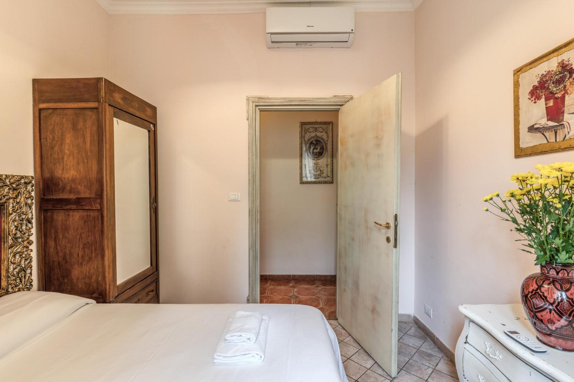 San Giovanni Apartment *