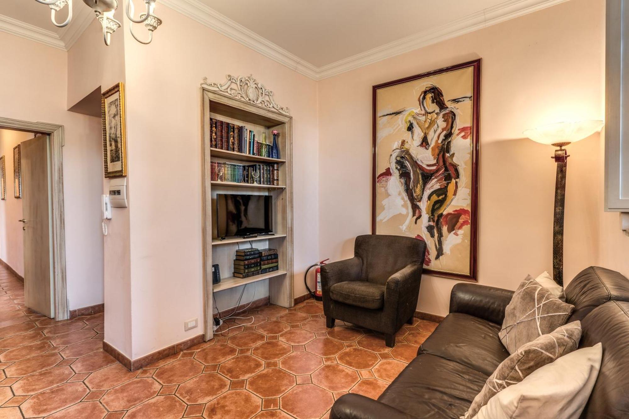 San Giovanni Apartment *