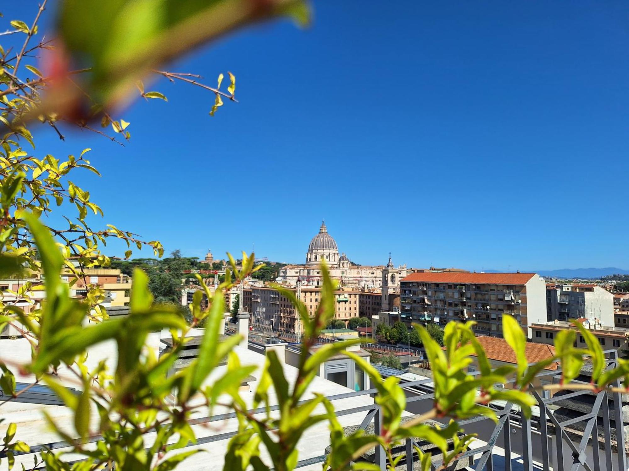 Delmirani's Book - Vatican View Leilighet *