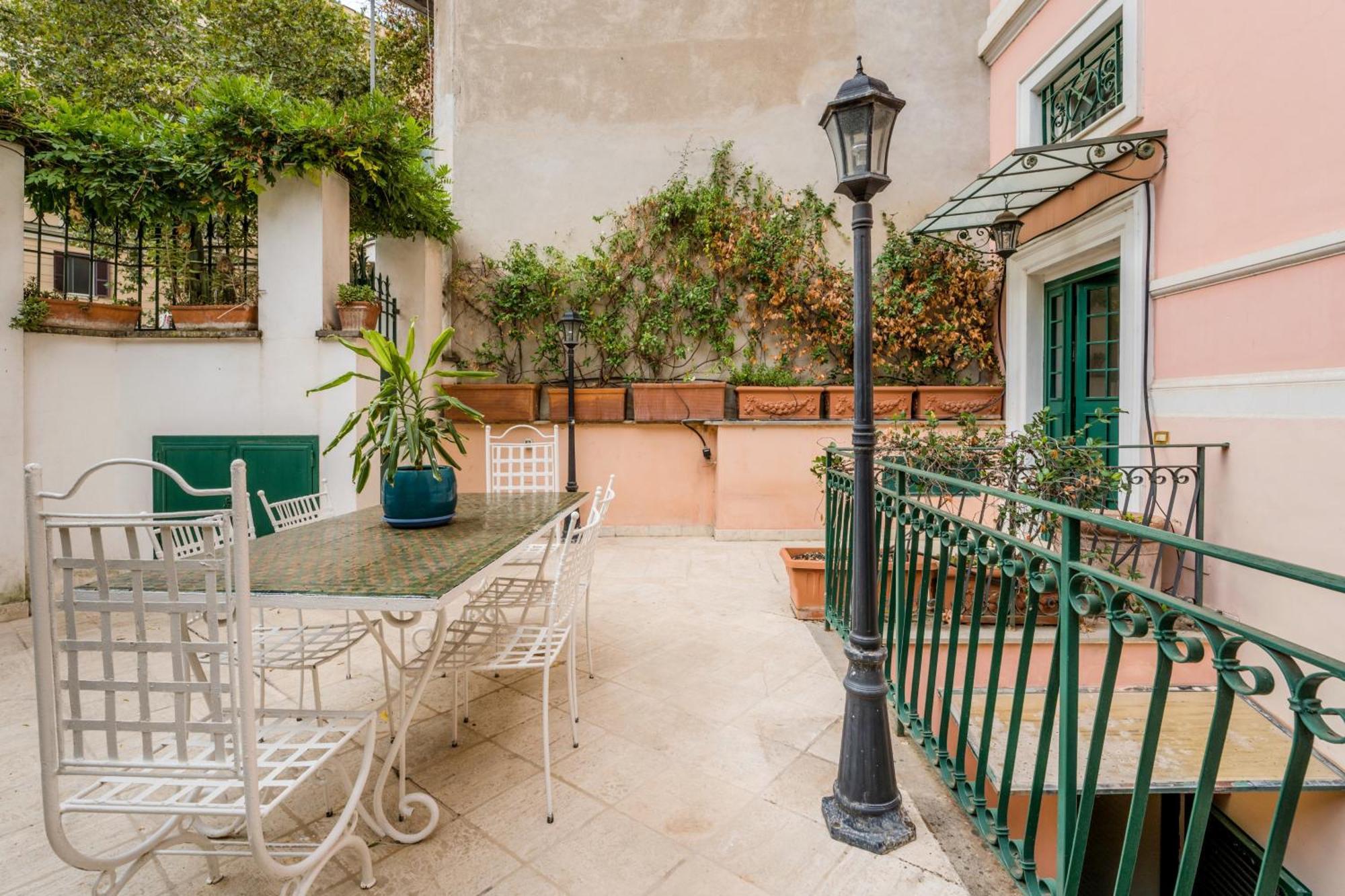 Appartamento The British Corner, Cozy Loft With Garden 10 Min From Center