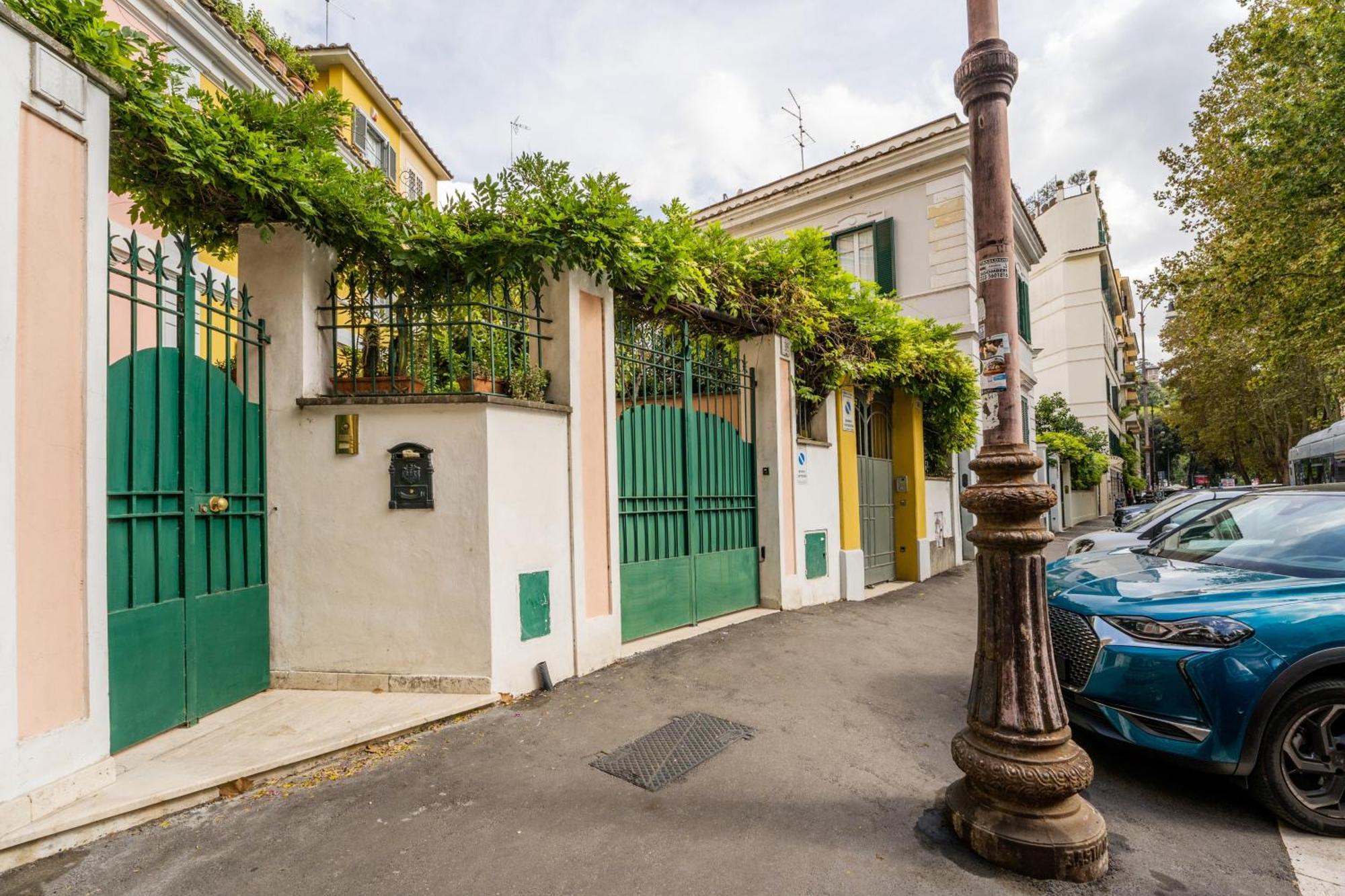 Apartamento The British Corner, Cozy Loft With Garden 10 Min From Center