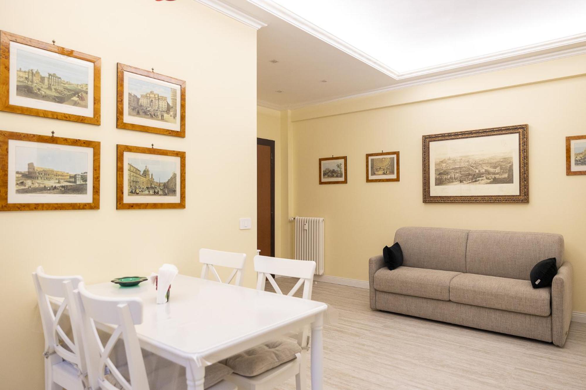 Vatican House Crocifisso 51