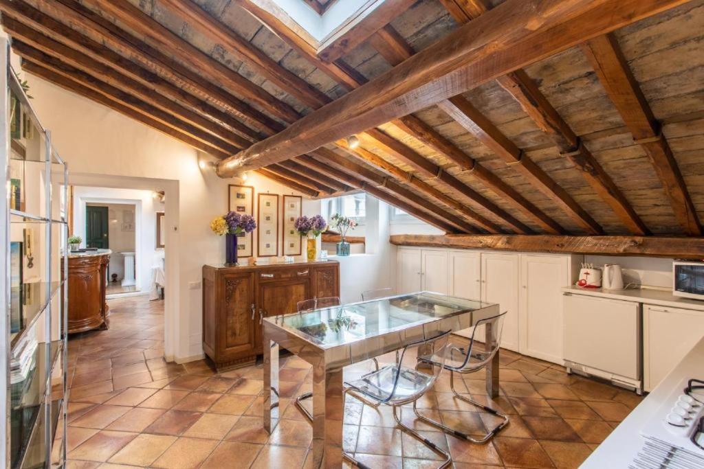 Cozy Gambero Roma