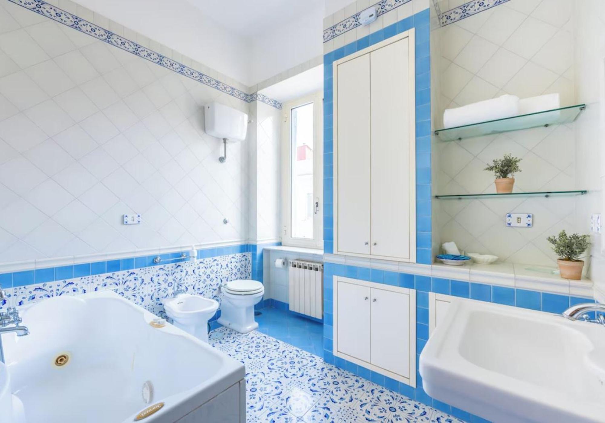Central With 3 Bedrooms In Roma