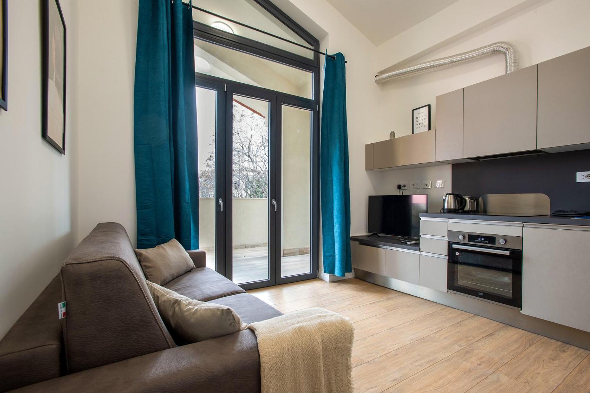 Urban Oasis With Balcony And Free Private Parking Roma
