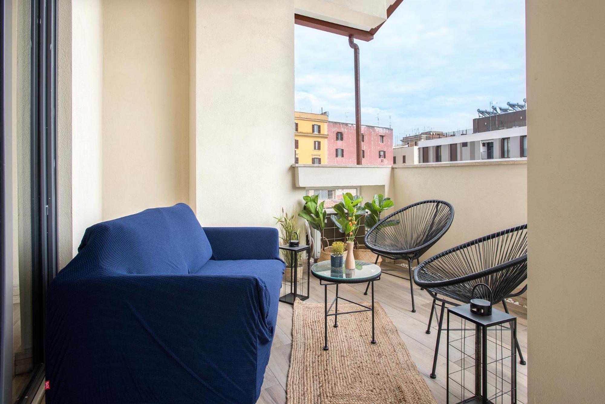 Urban Oasis With Balcony And Free Private Parking Appartamento *