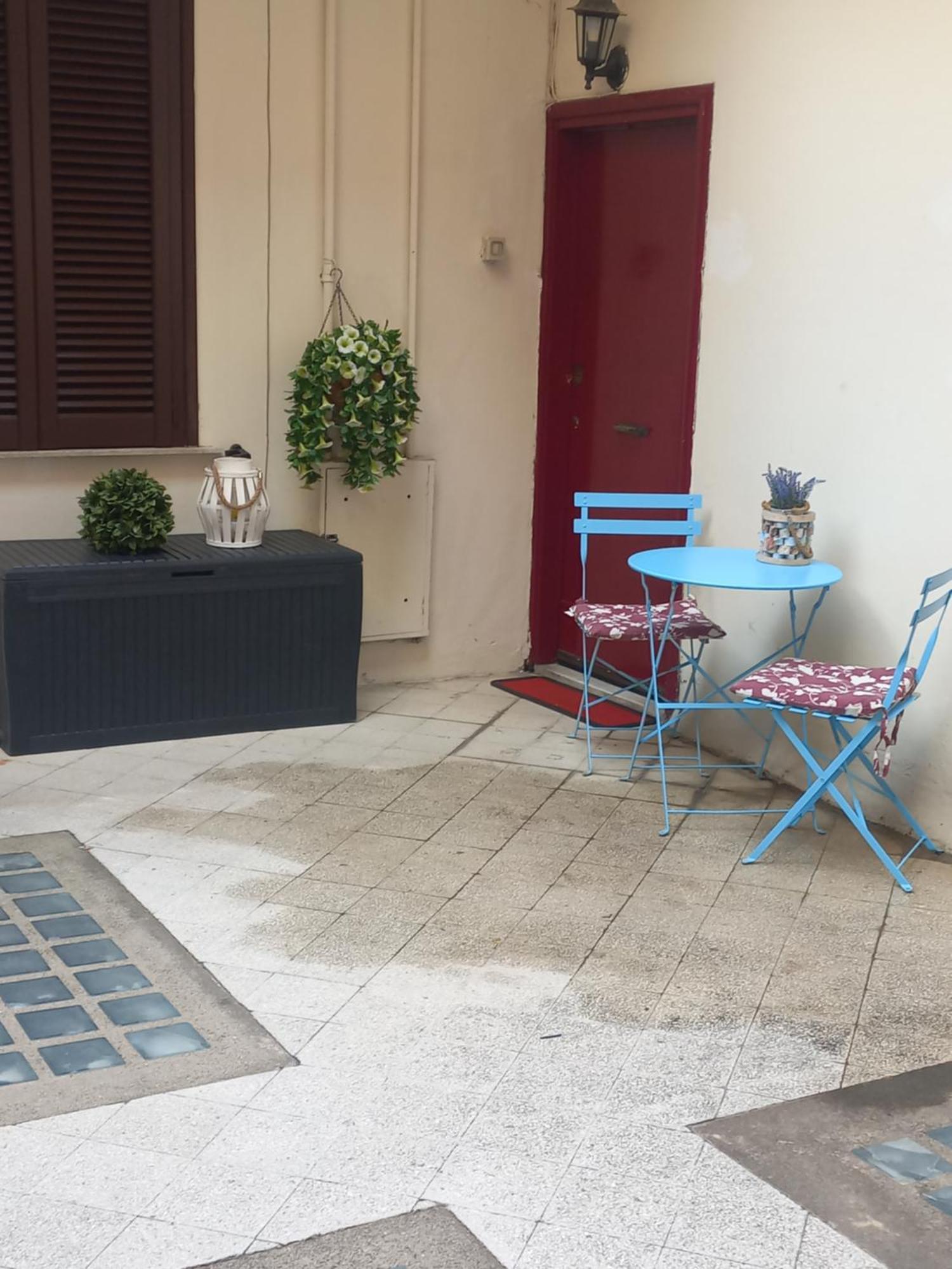 Monolocale Con Terrazzino Appartamento *