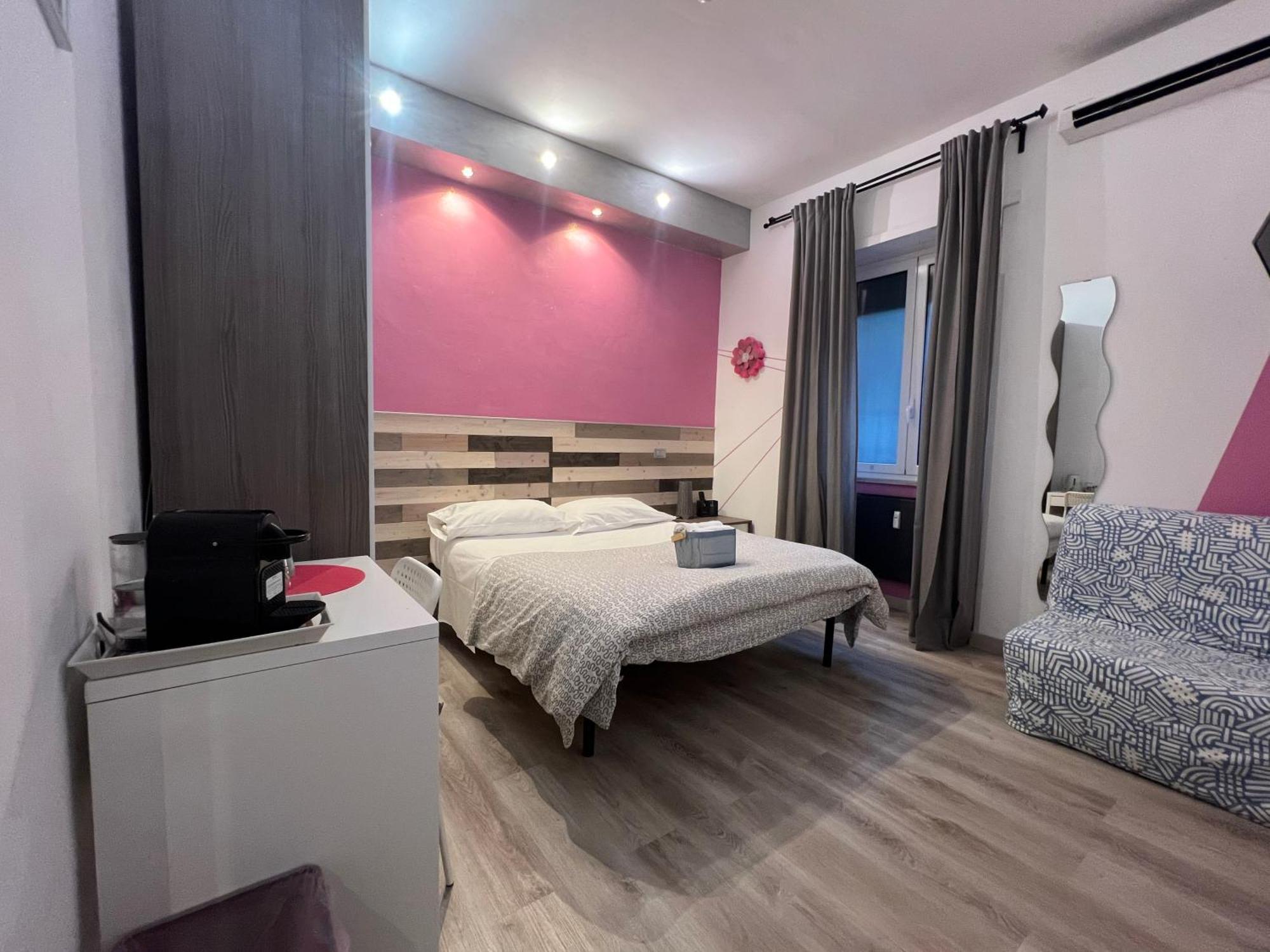 Whatshouse Gjestgiverier Roma