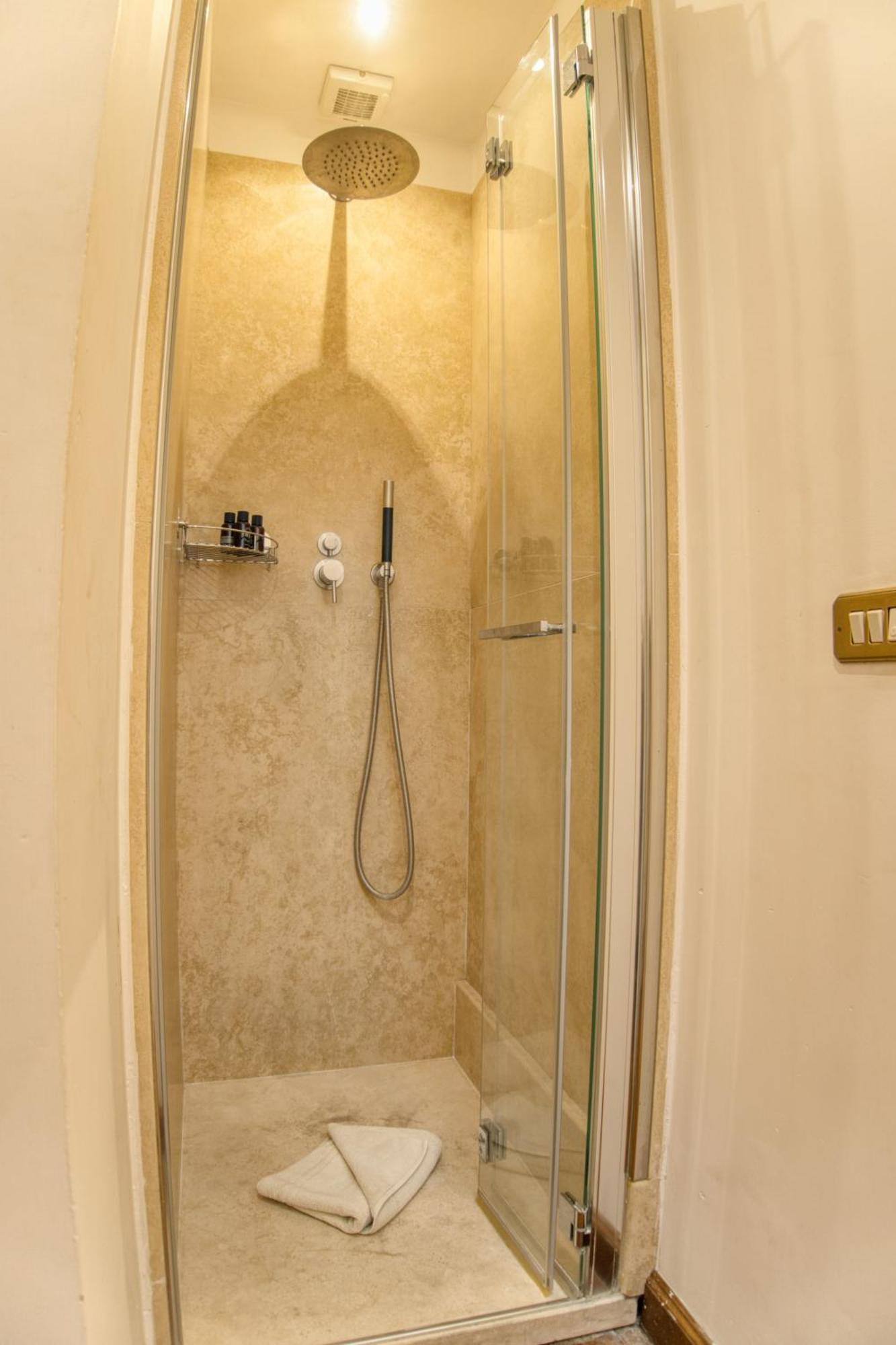 Orsoline Boutique - Position In * Rome